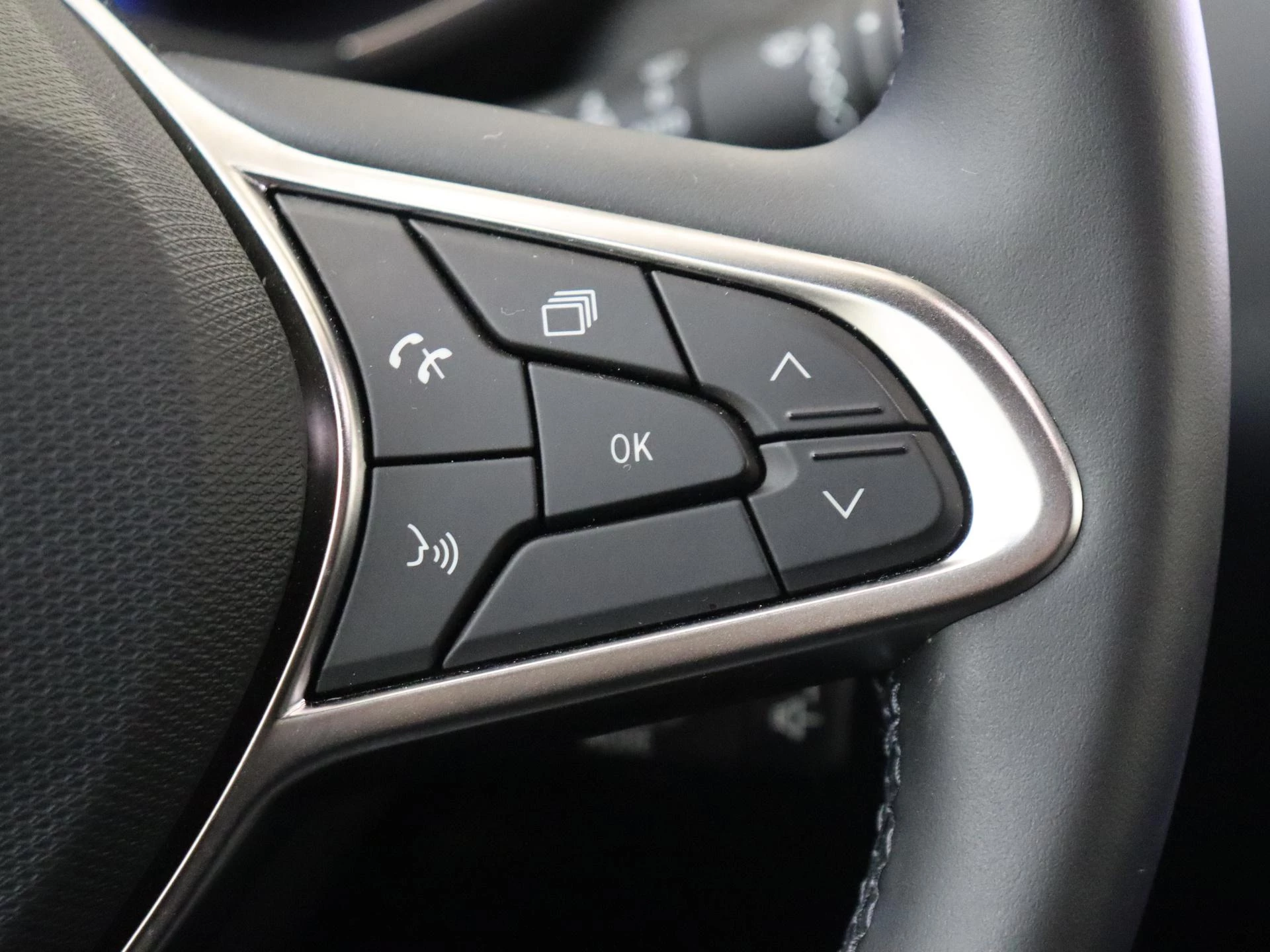 Renault-Clio-image-17