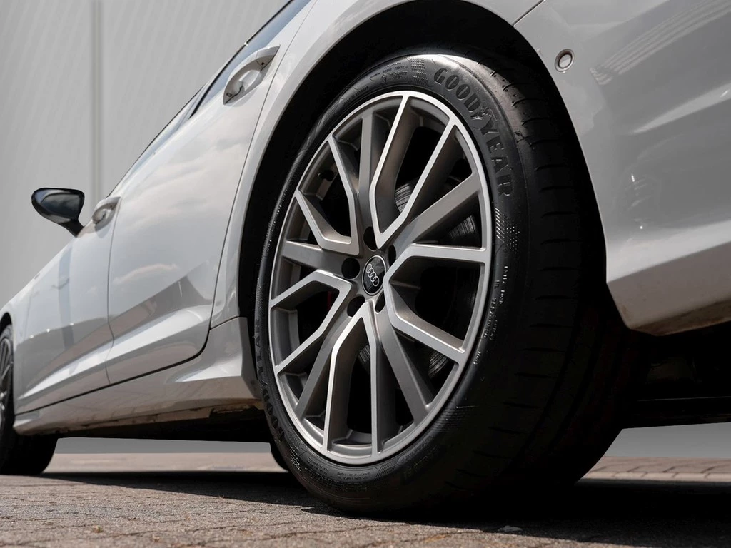 Audi A6 Avant 55 TFSIe qu. s tronic S Line Sport +