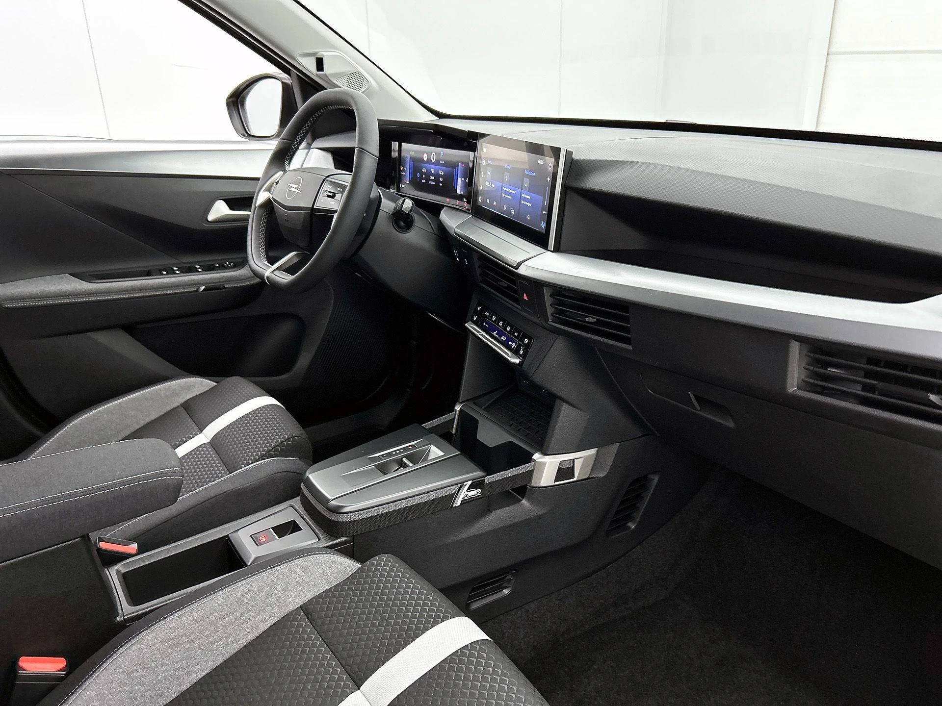 Opel-Frontera-image-18