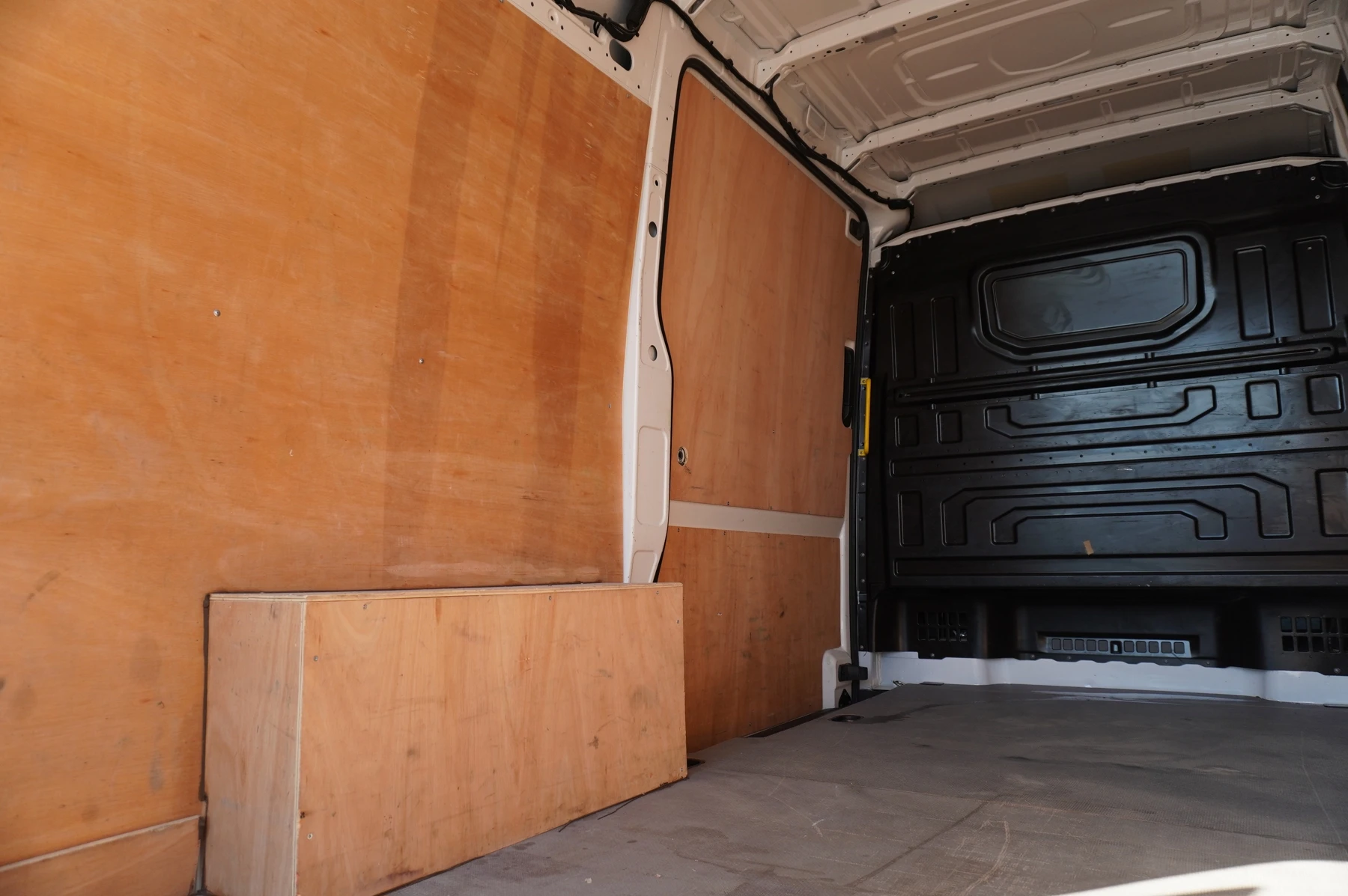 Volkswagen-Crafter-image-14