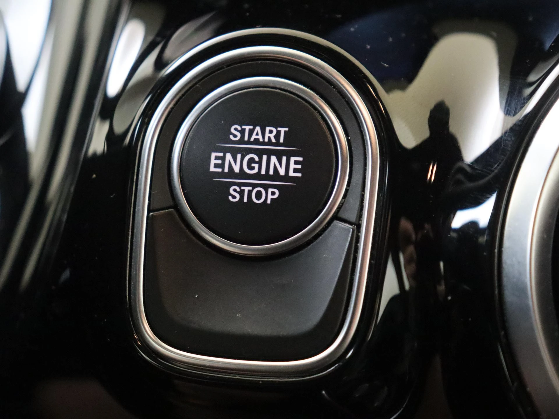 Mercedes-Benz-GLA-image-21
