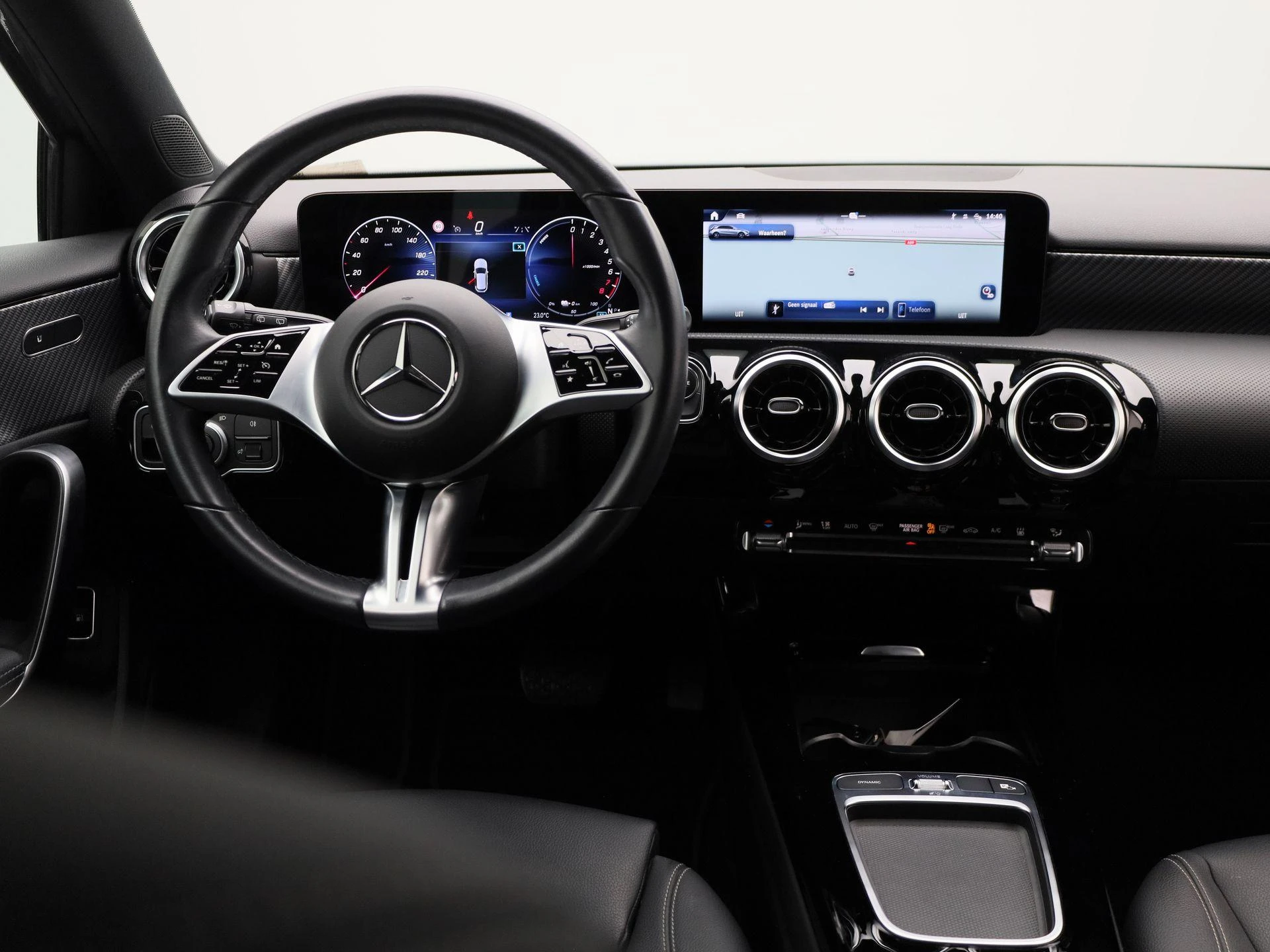 Mercedes-Benz-A-Klasse-image-6