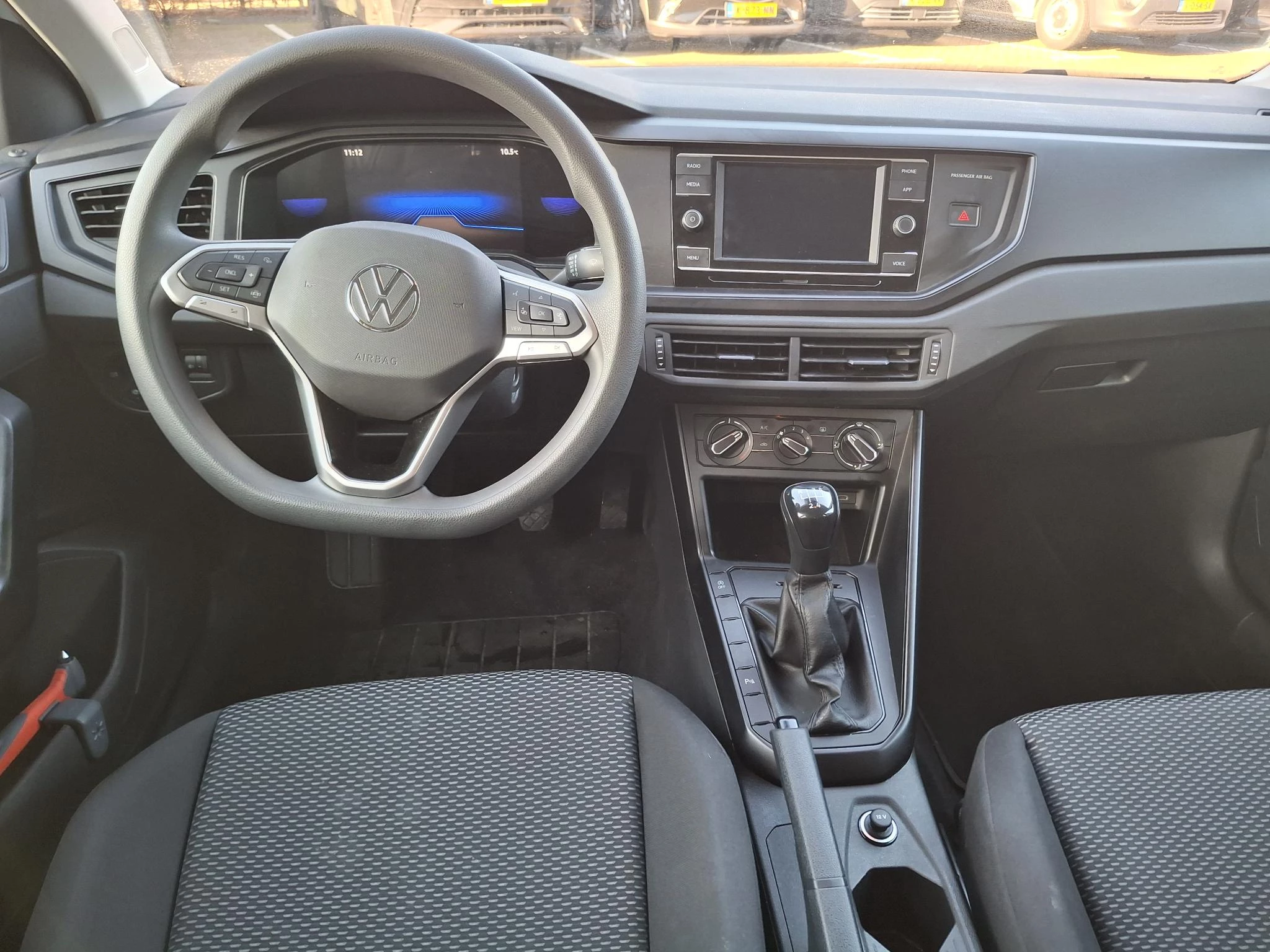 Volkswagen-Polo-image-6