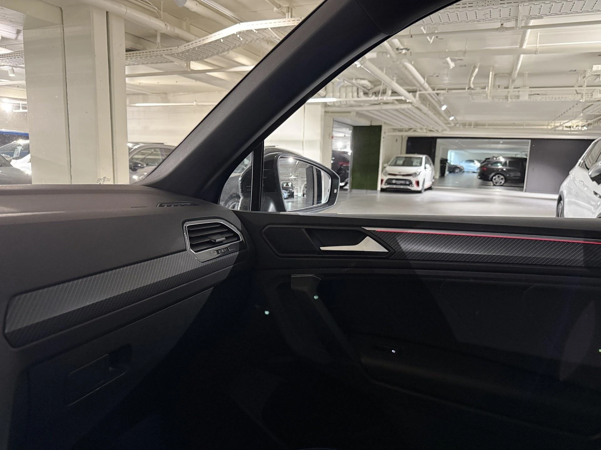 Volkswagen-Tiguan-image-9