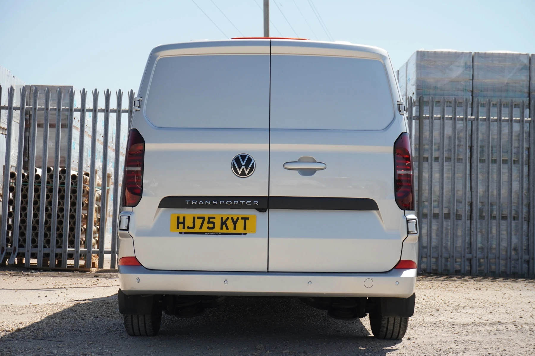 Volkswagen-Transporter-image-23