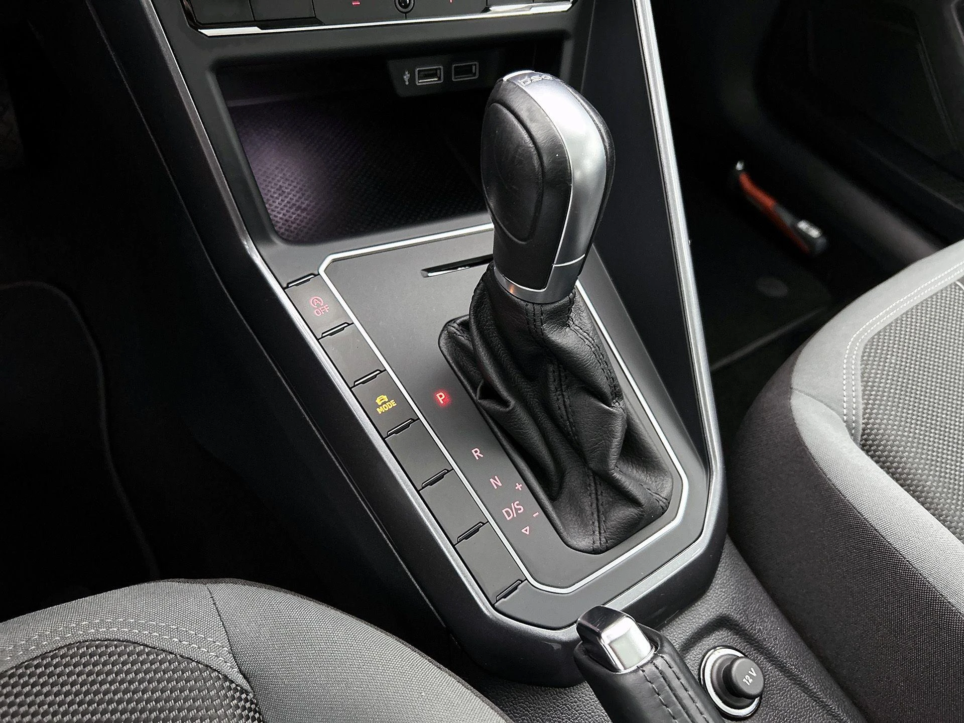 Volkswagen-Polo-image-8