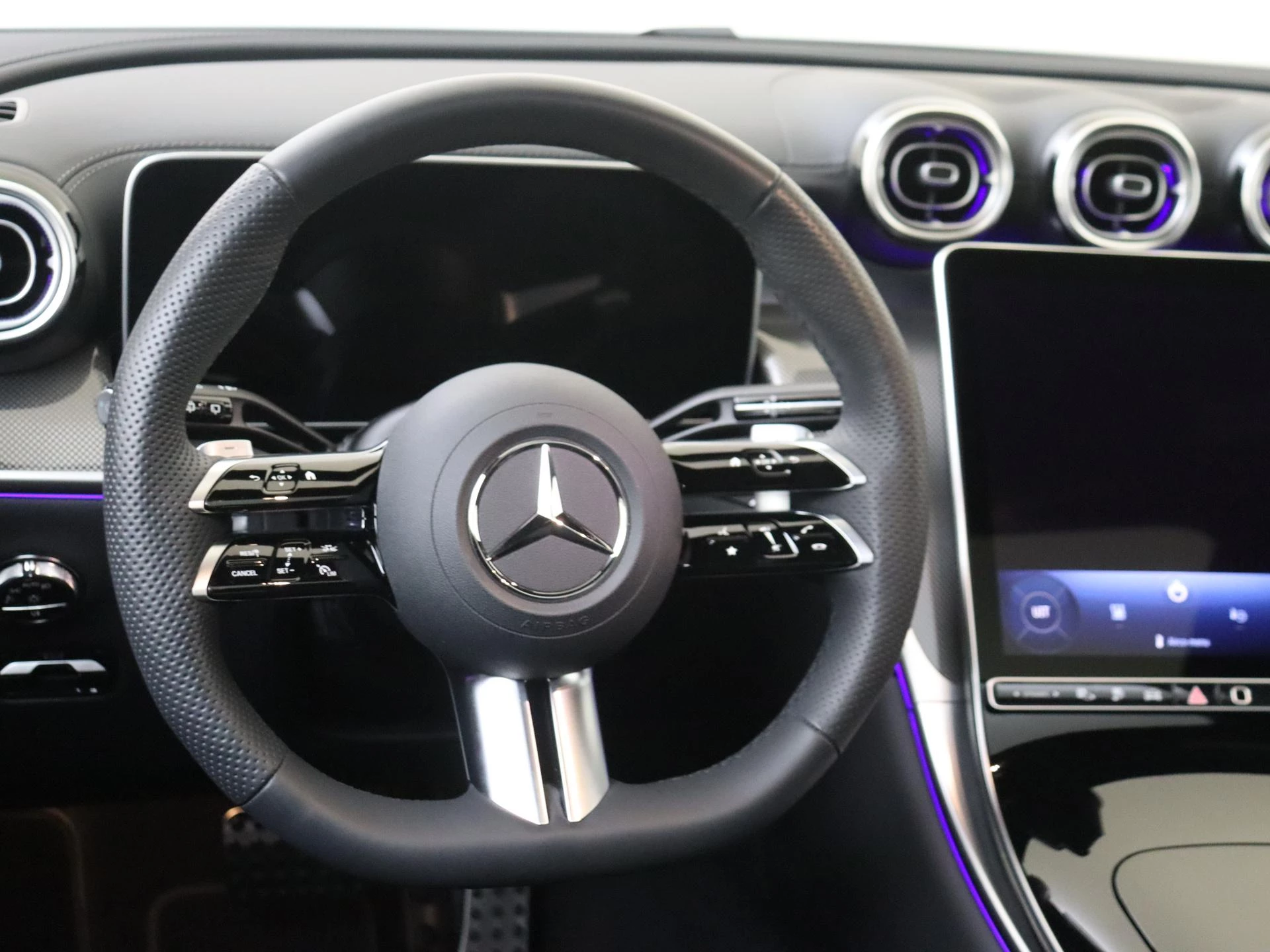Mercedes-Benz-GLC-image-8