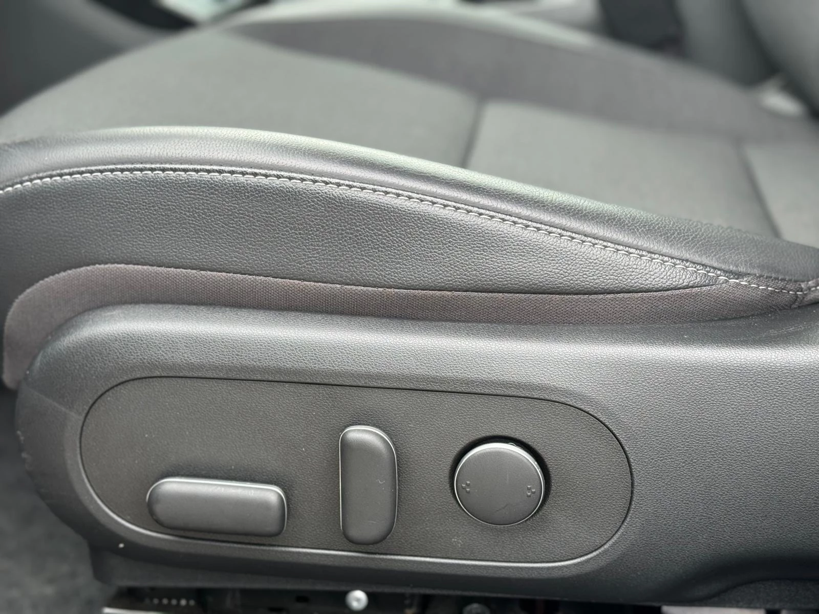 Hyundai Kona 1.6 GDi Hybrid Feel 6-DCT Comfort Pac
