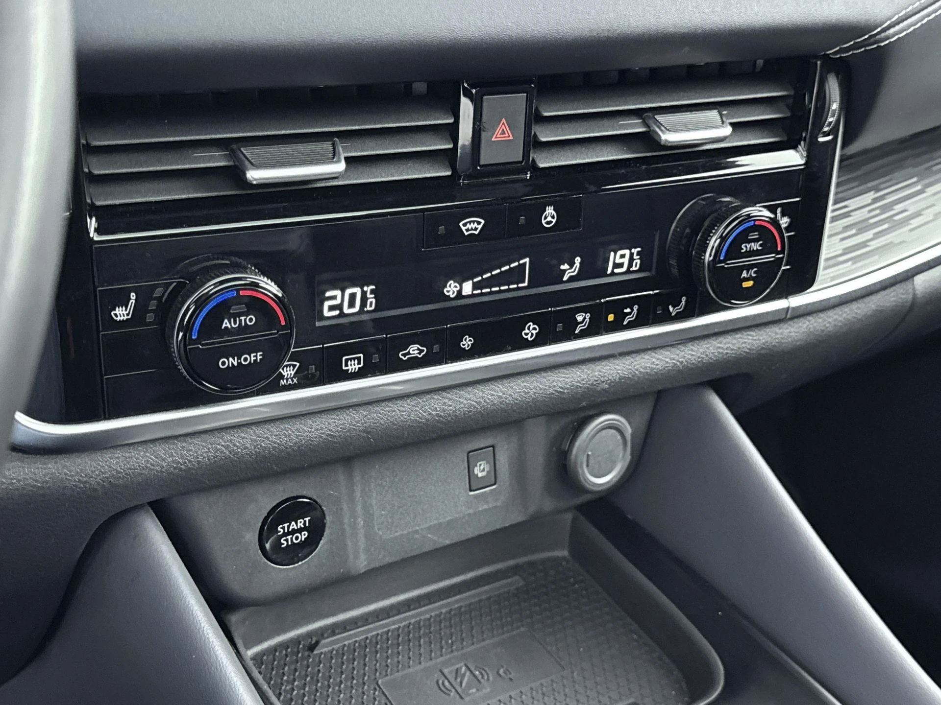Nissan-QASHQAI-image-23