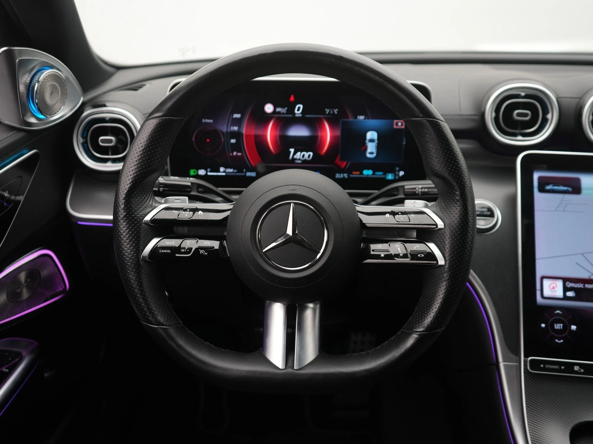 Mercedes-Benz-C-Klasse-image-7