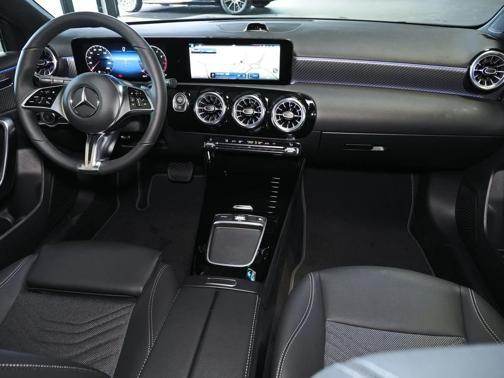 Mercedes-Benz-A-Klasse 180-image-10