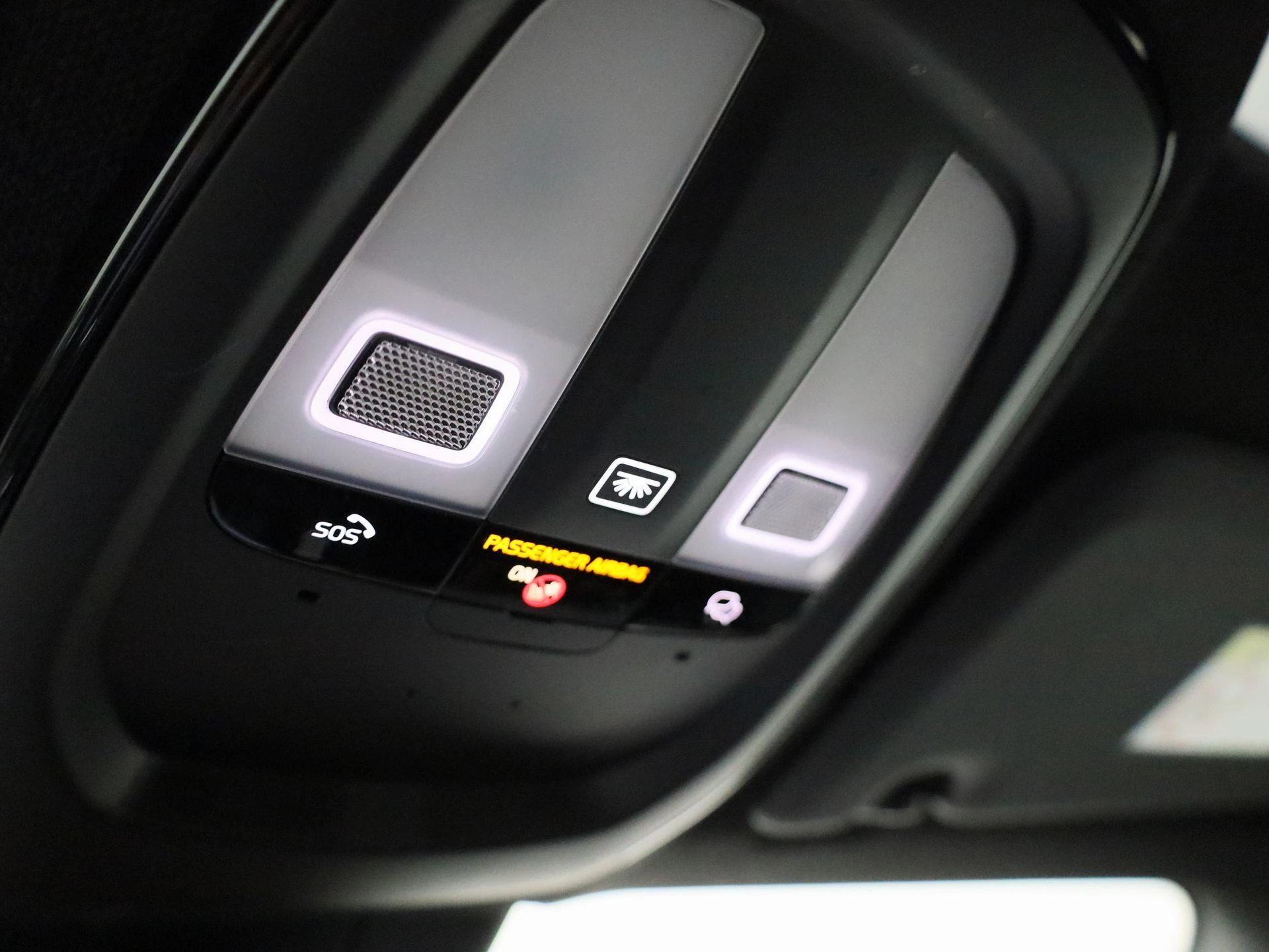 Volvo-C40-image-28