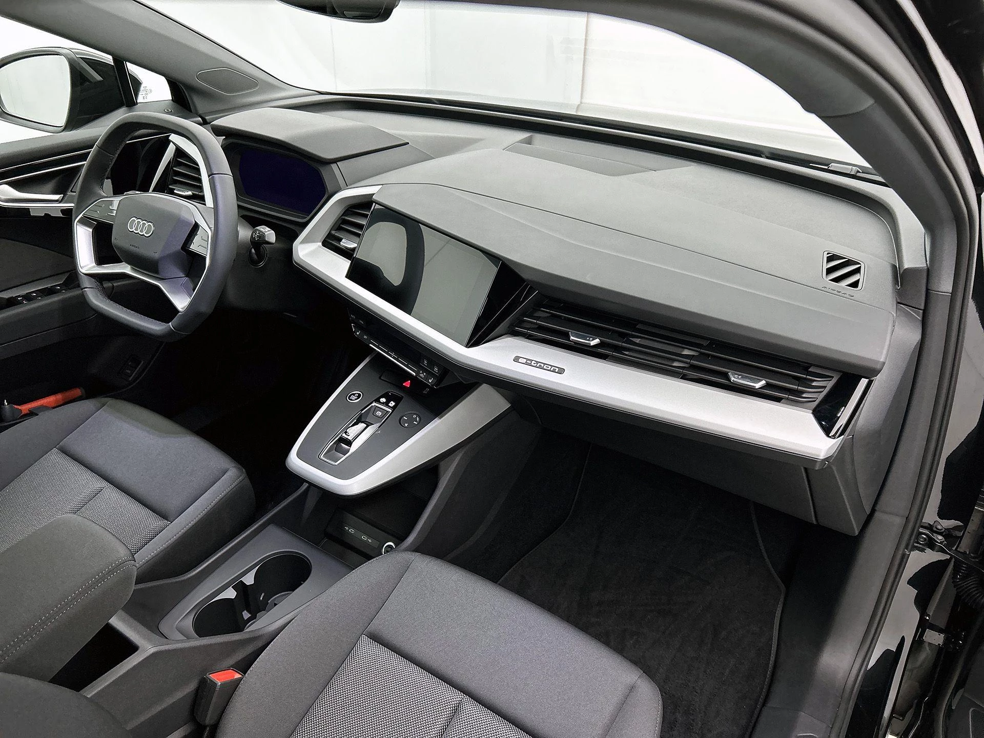 Audi-Q4 e-tron-image-14