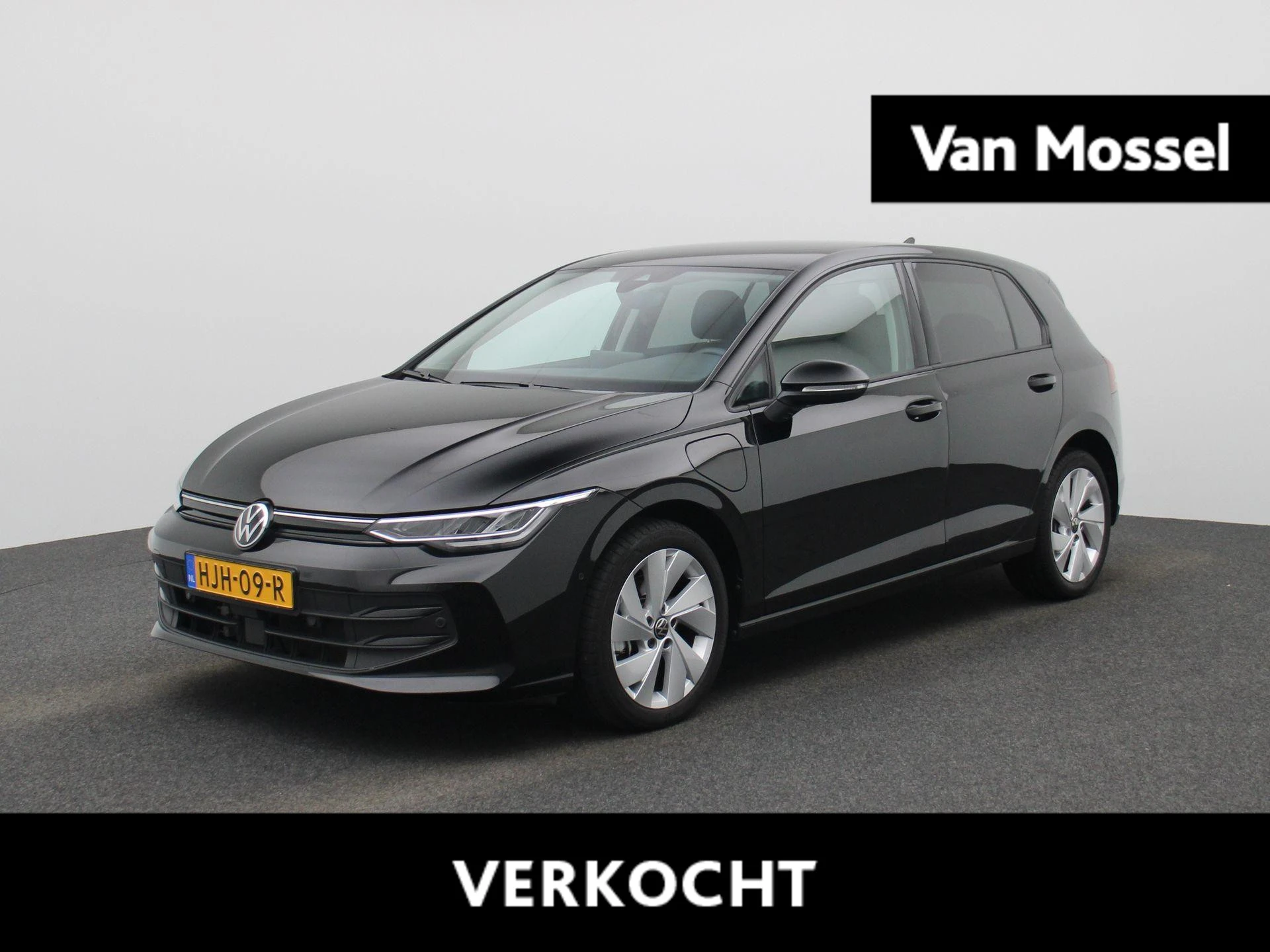 Volkswagen-Golf-image-0
