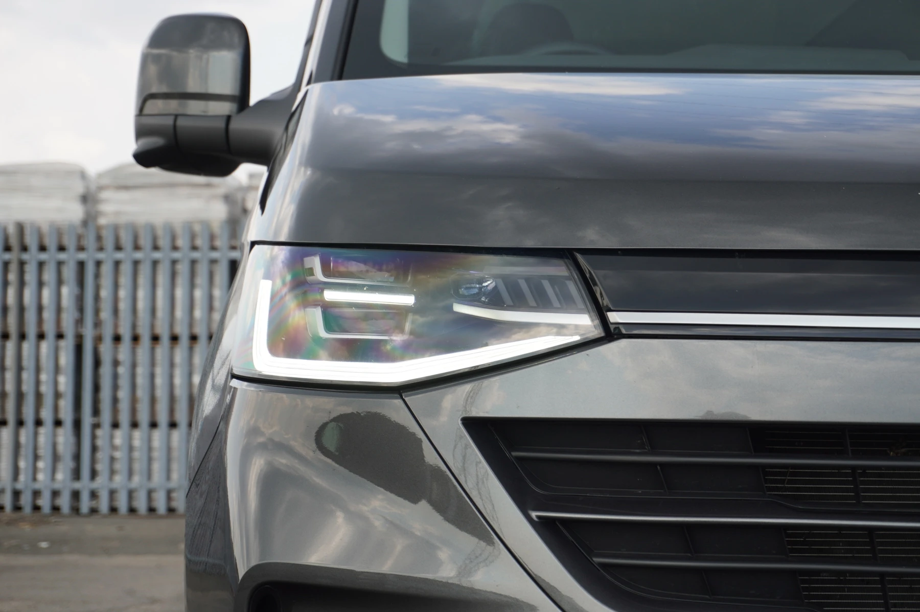 Volkswagen-Transporter-image-47