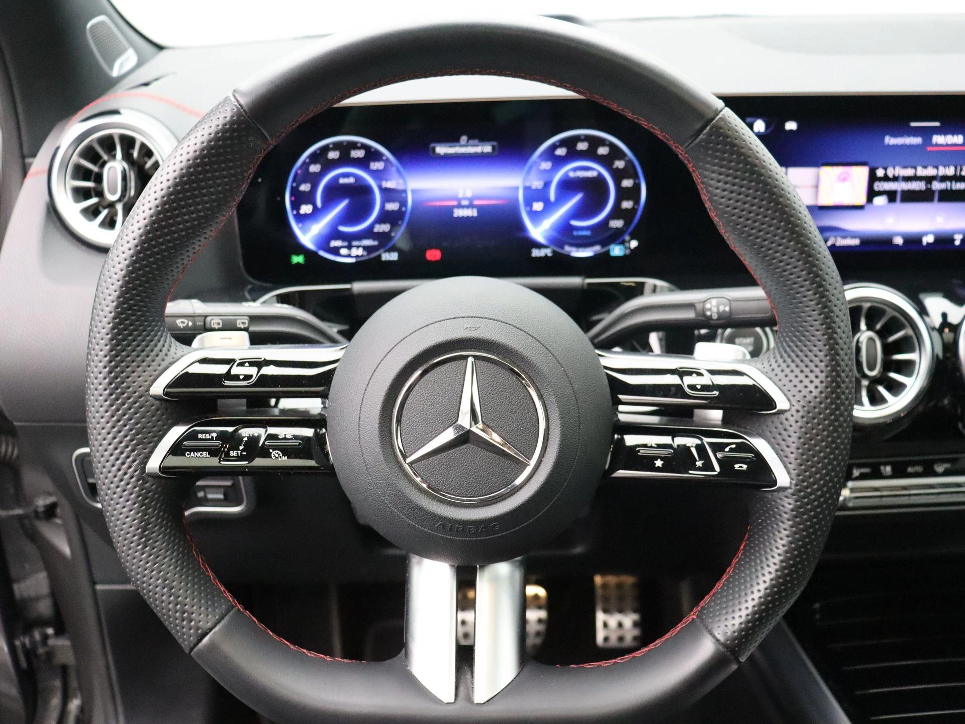 Mercedes-Benz EQA 250+ Star Edition + PANORAMISCH DAK + BURMESTER + HEAD UP + CARPLAY