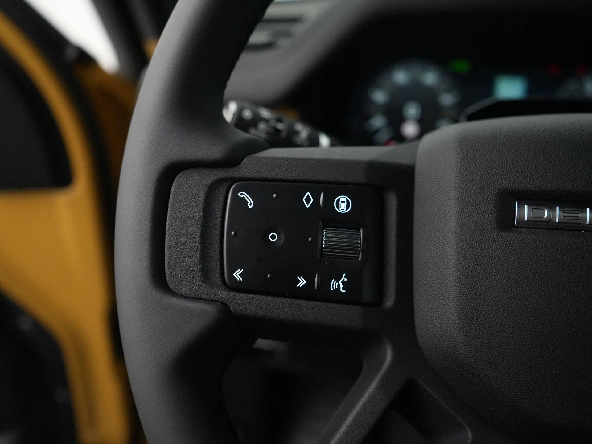 Land Rover-Defender-image-14