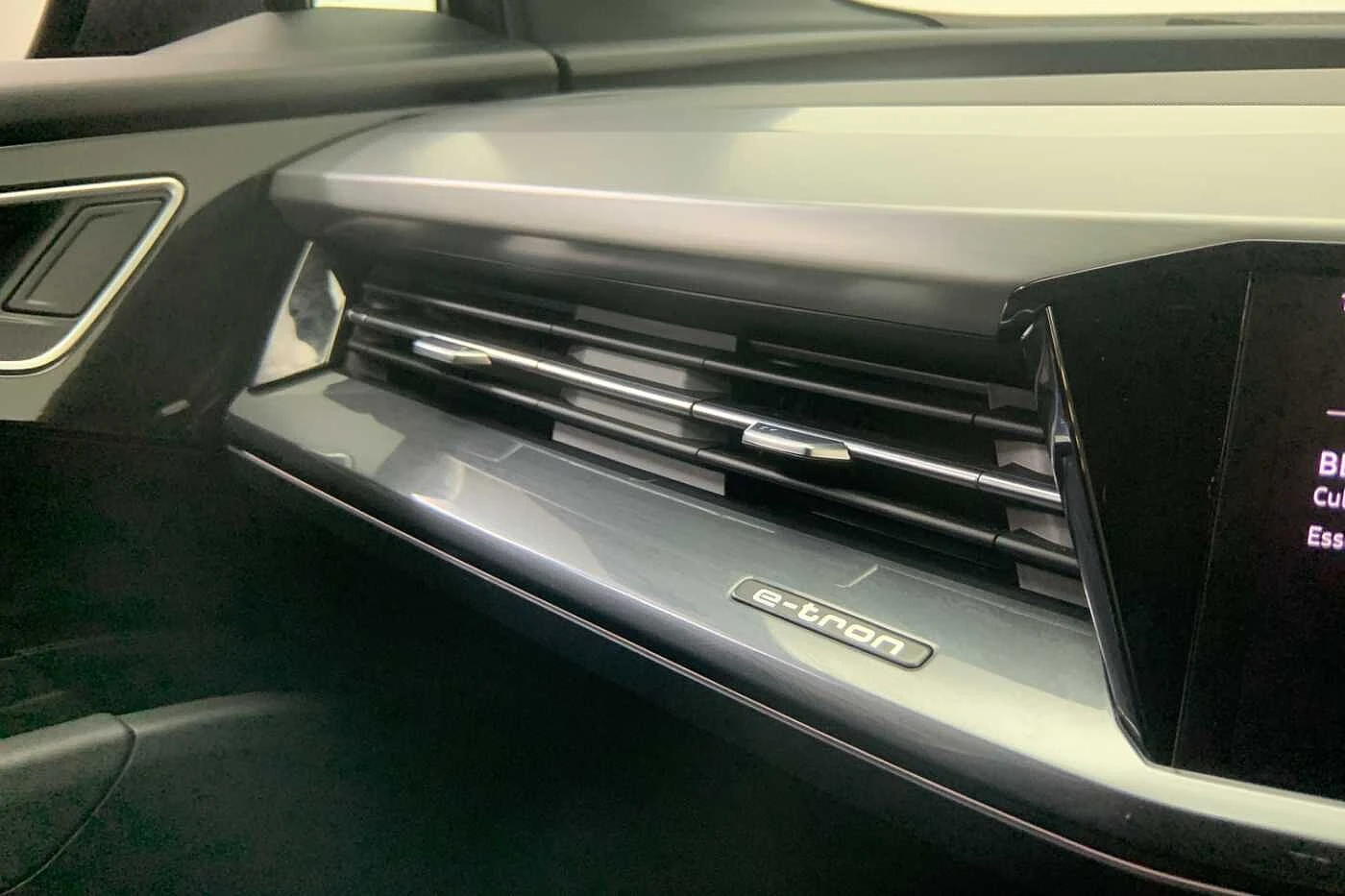Audi-Q4 e-tron-image-22