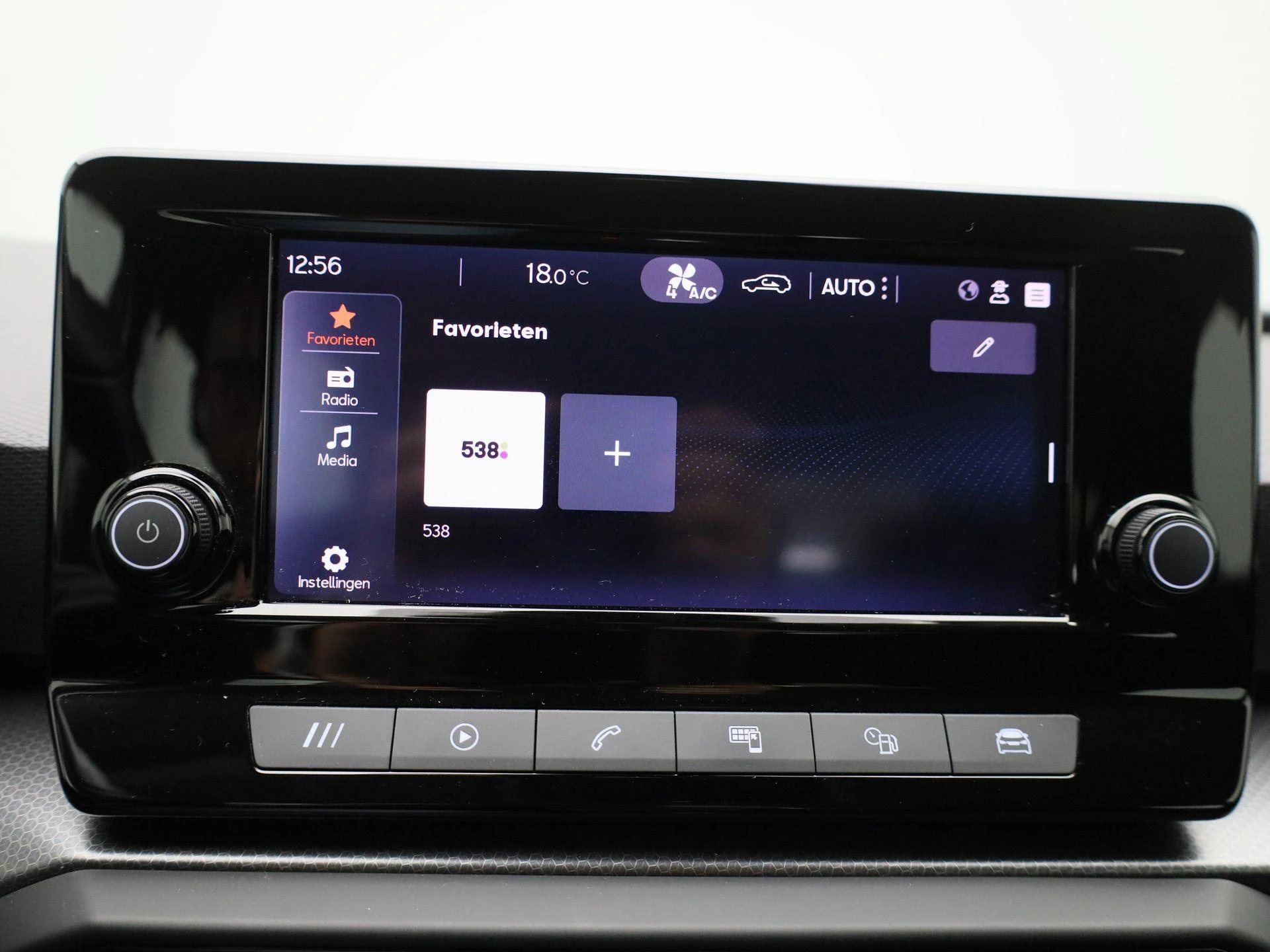 SEAT-Leon-image-15