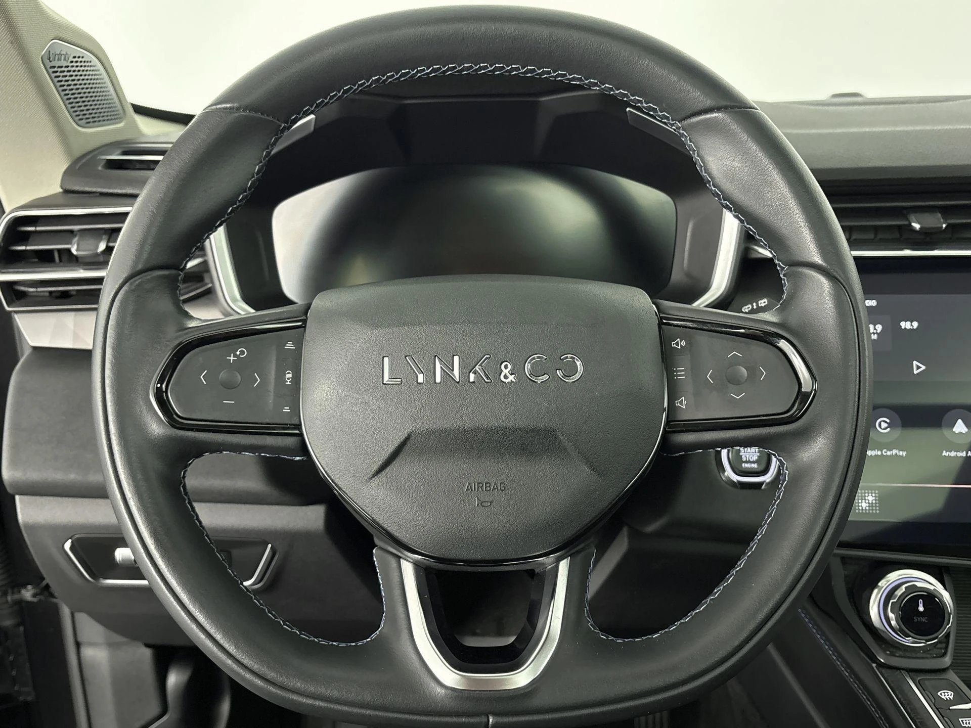 Lynk & Co-01-image-22
