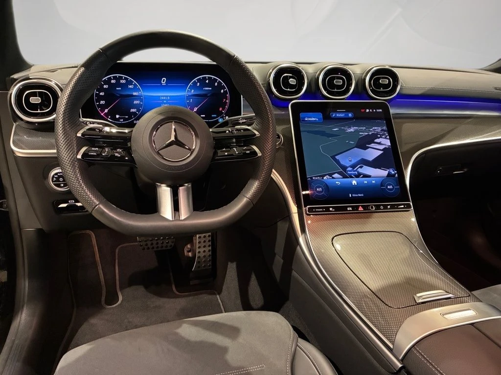 Mercedes-Benz-C-Klasse 300-image-10