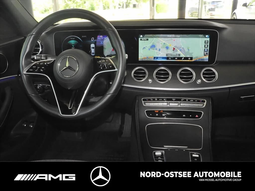 Mercedes-Benz E-Klasse 300 e AVANTGARDE KAMERA DISTRO PANO NIGHT LED AVANTGARDE