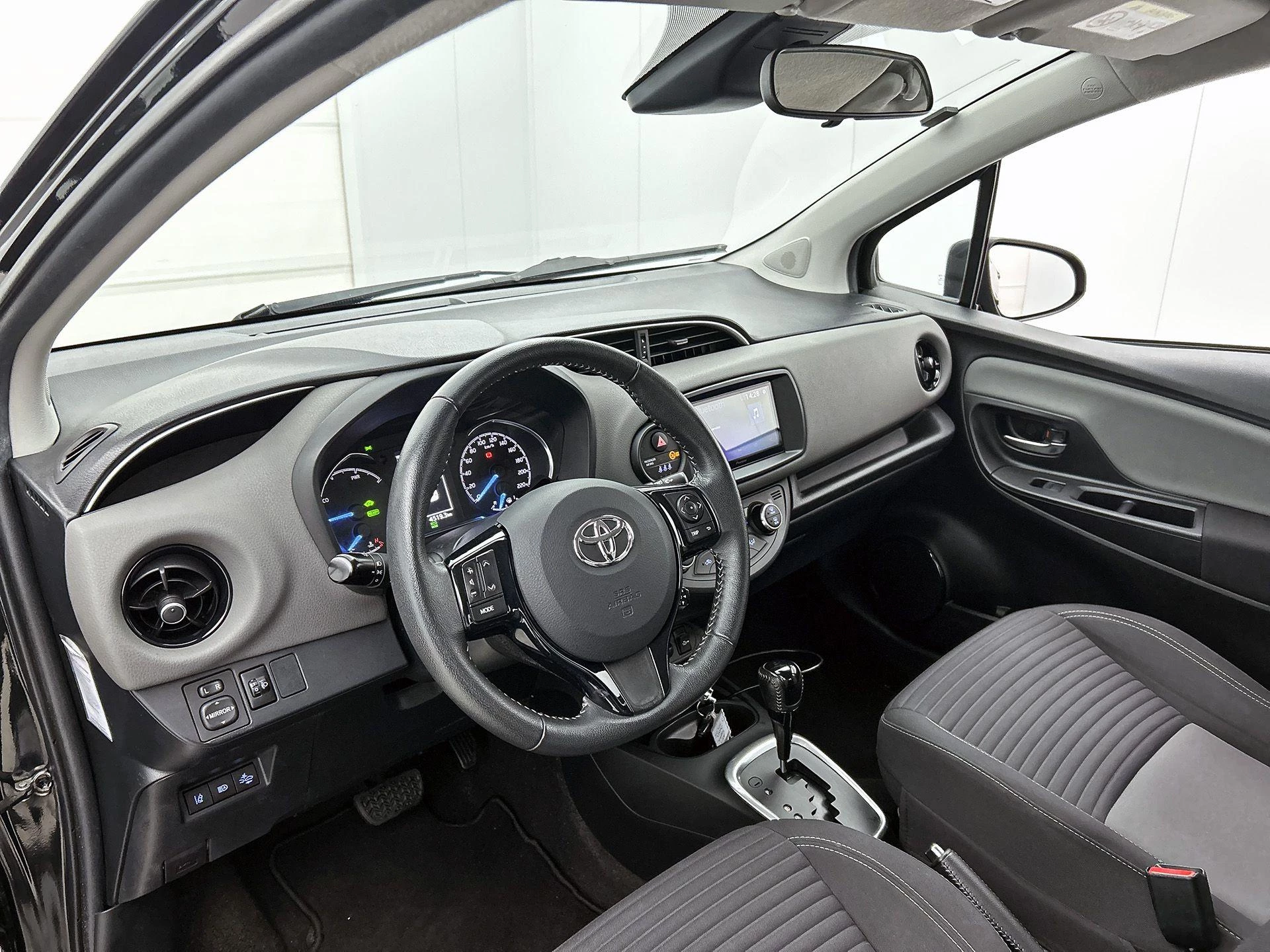 Toyota-Yaris-image-23