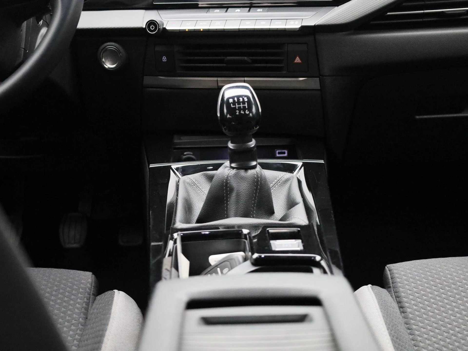 Opel-Astra-image-9