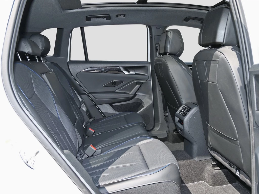 Volkswagen-Tiguan-image-9