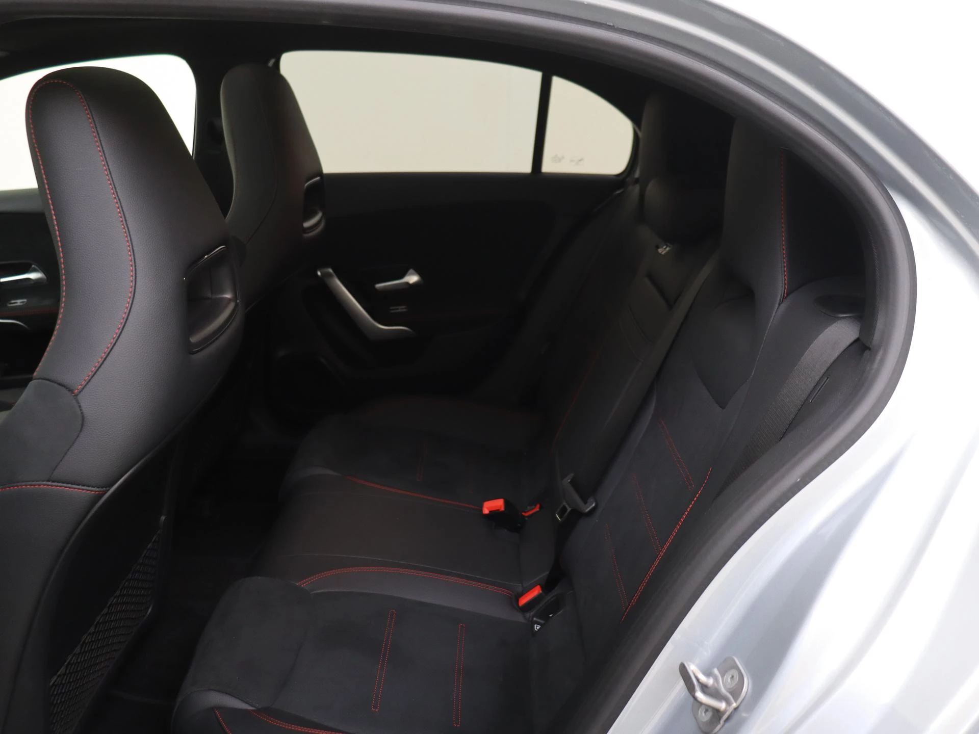 Mercedes-Benz-A-Klasse-image-11