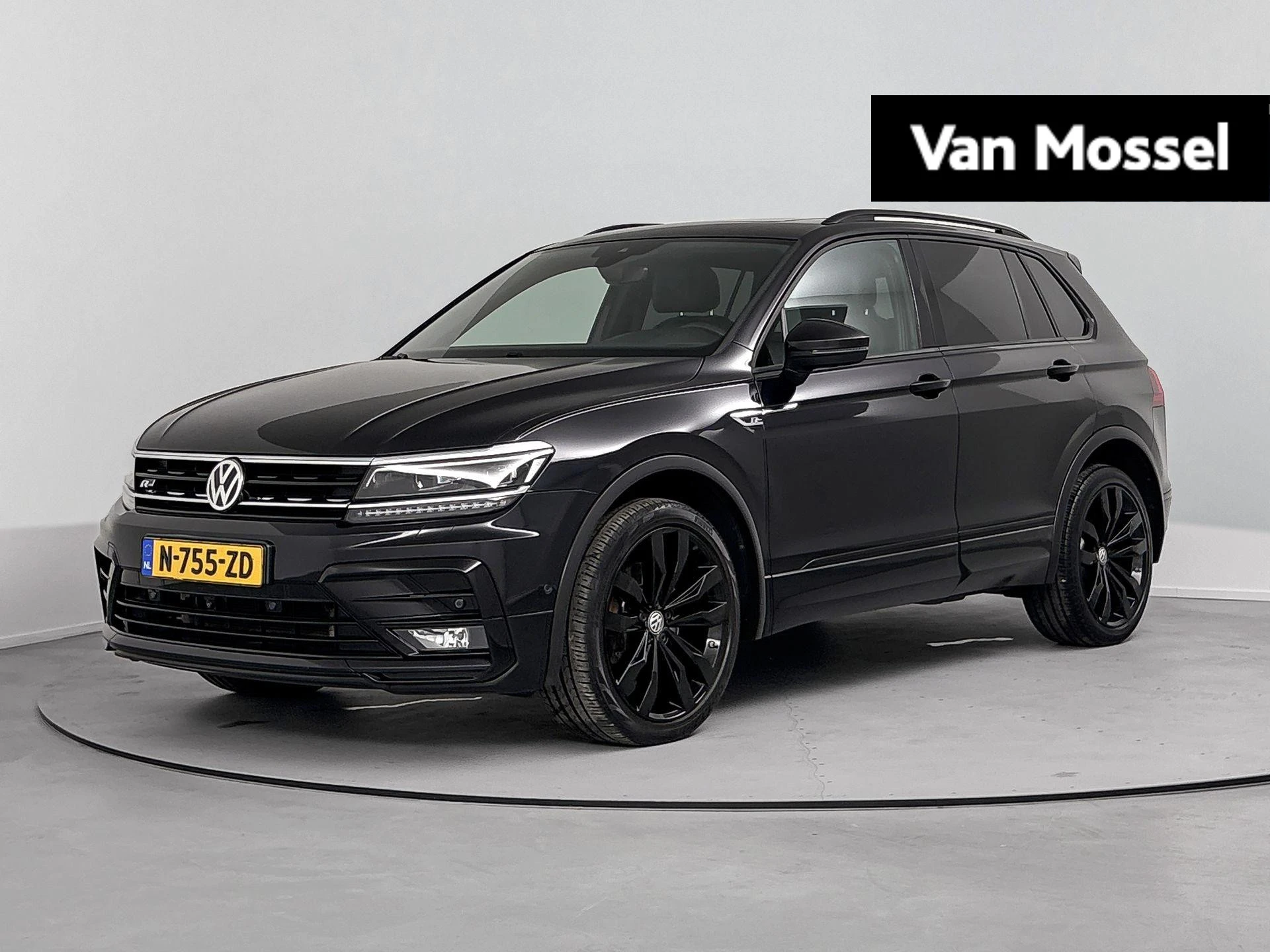 Volkswagen-Tiguan-image-0