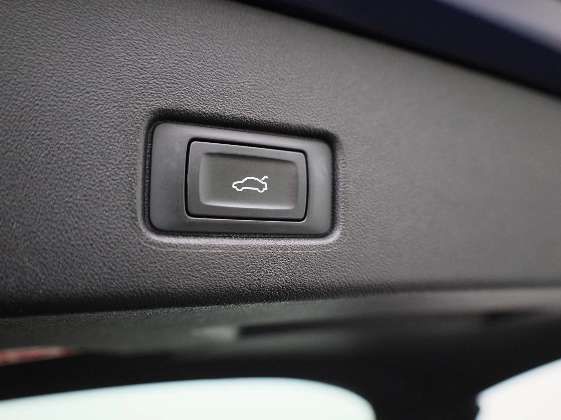 Audi-Q4 e-tron-image-12