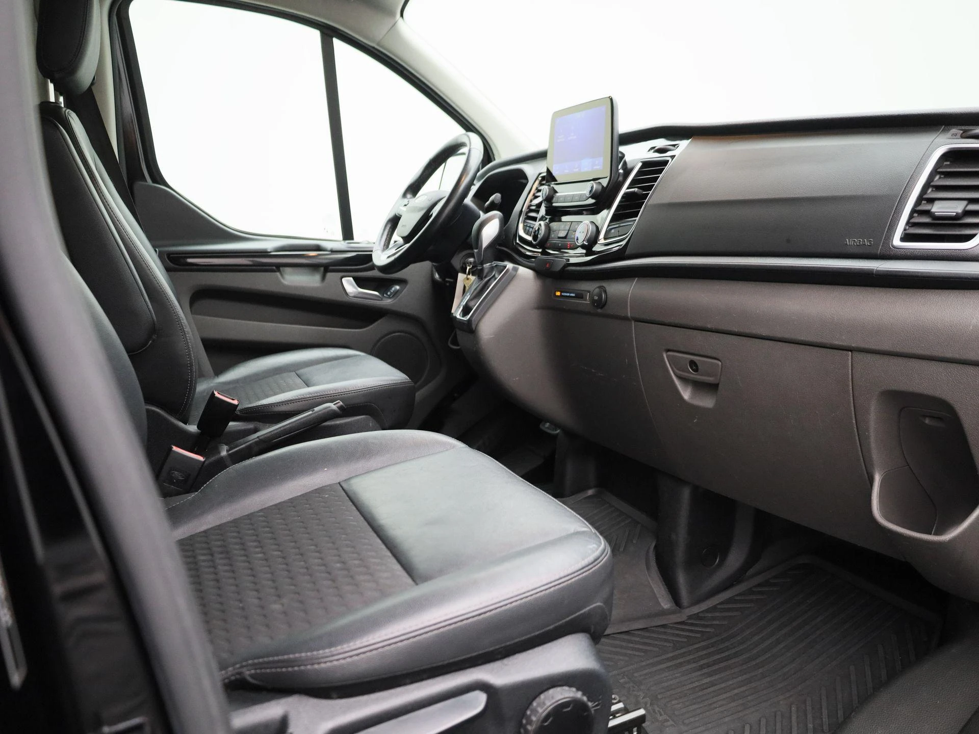 Ford-Transit Custom-image-35