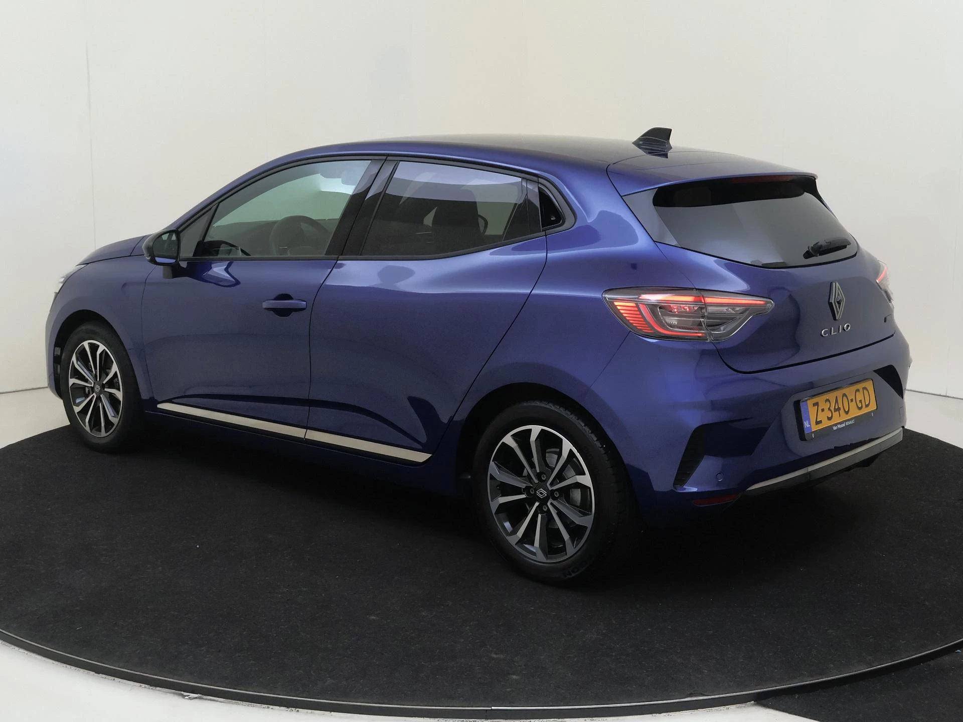 Renault Clio 1.6 E-Tech Full Hybrid 145 techno AUTOMAAT