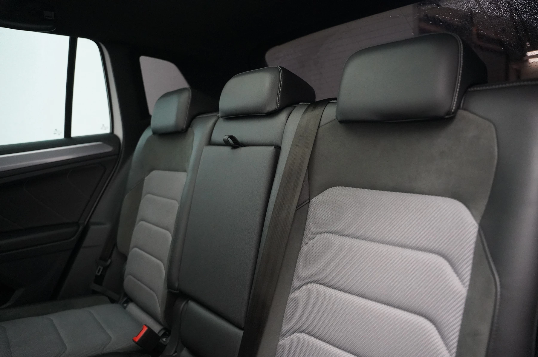 Volkswagen-Tiguan-image-11