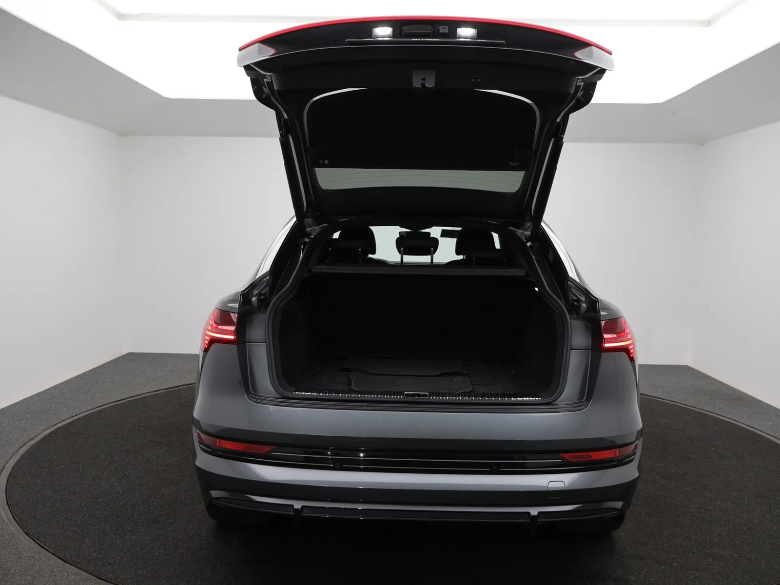 Audi e-tron Sportback Audi e-tron Sportback S line 55 QUATTRO 408PK *AUTOMAA*LEDER*CAMERA*ACC*PDC*VIRTUAL COCKPIT*NAVI*APP