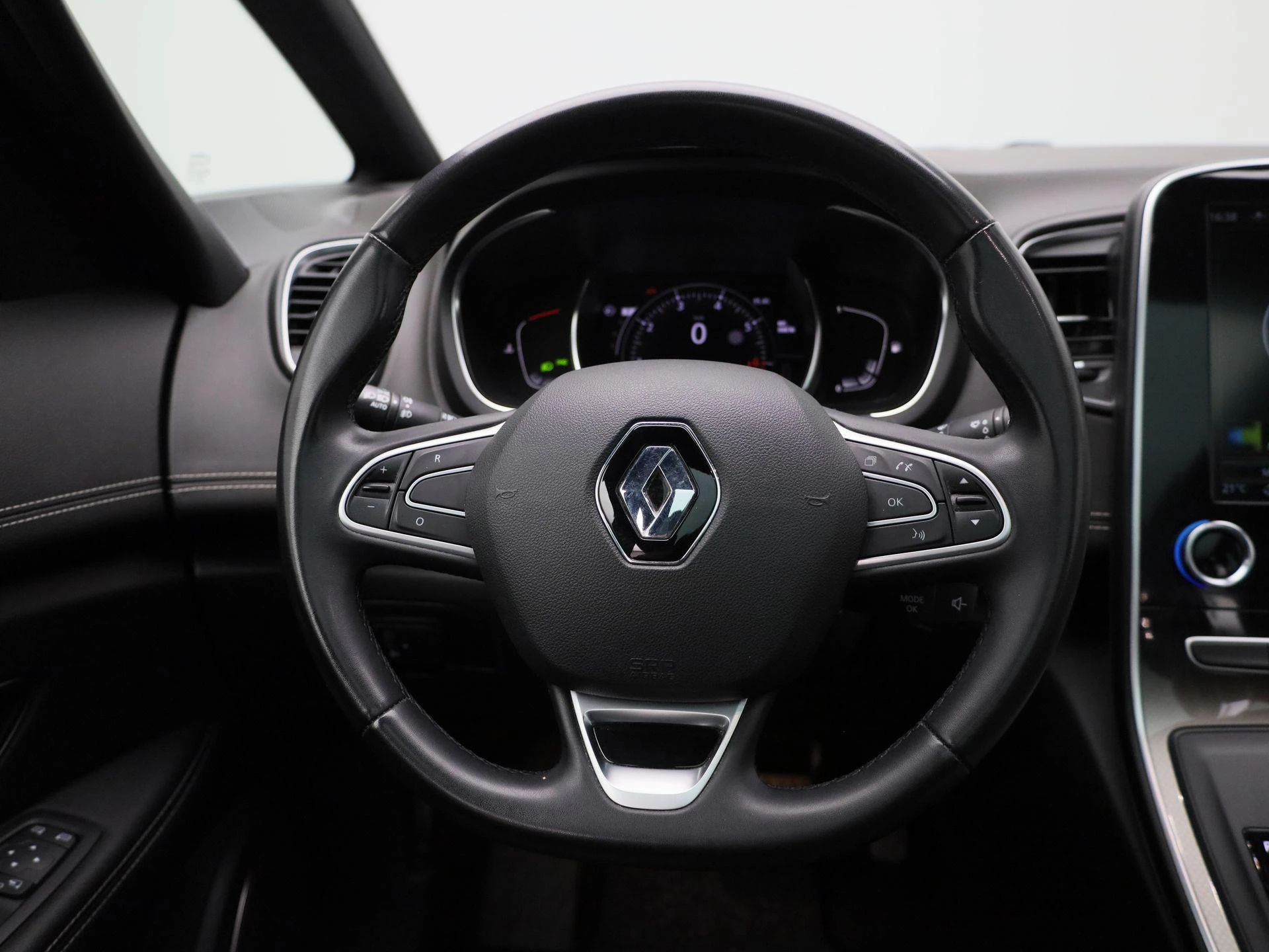 Renault-Grand Scénic-image-6