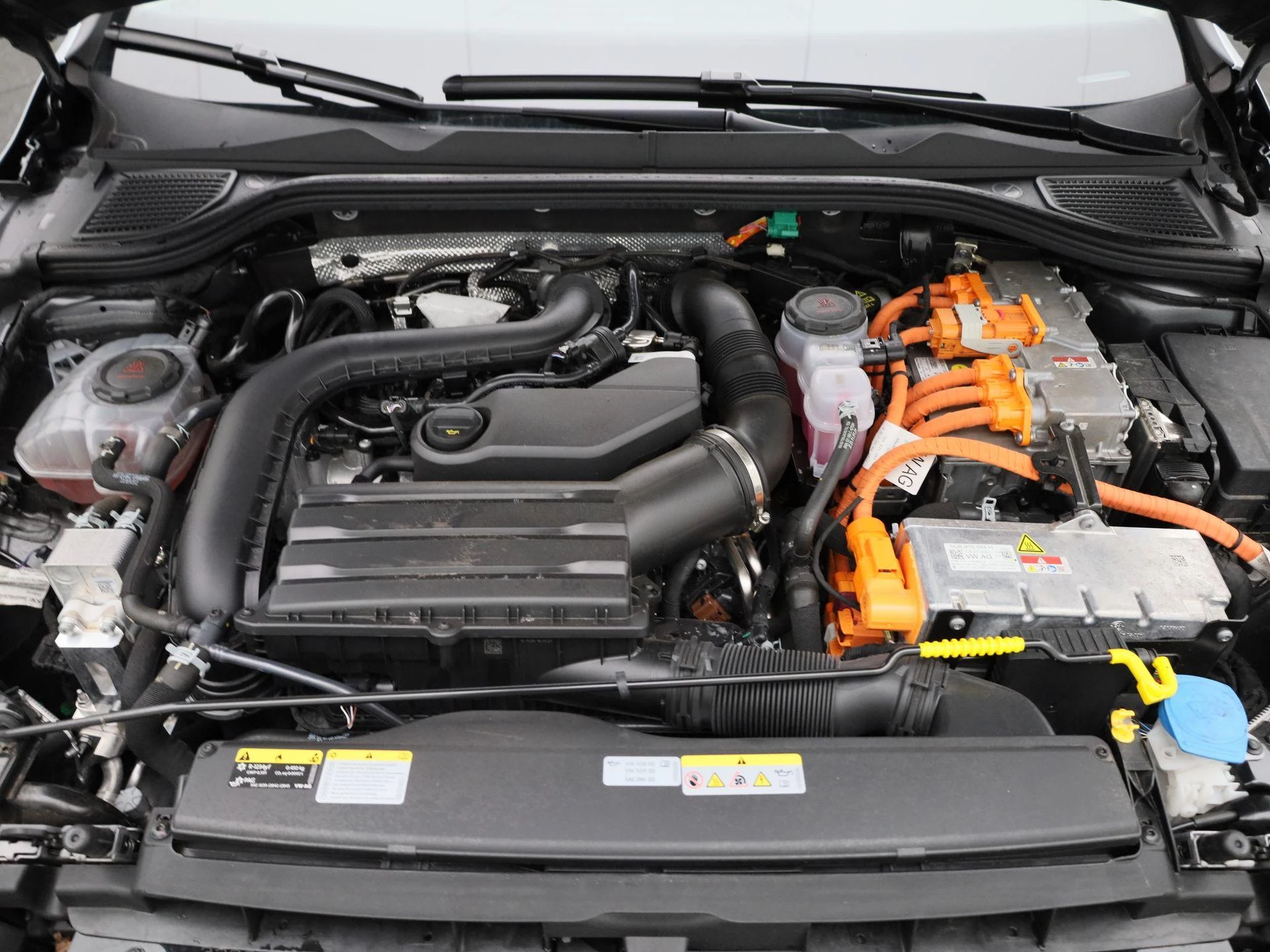 Volkswagen-Golf-image-35