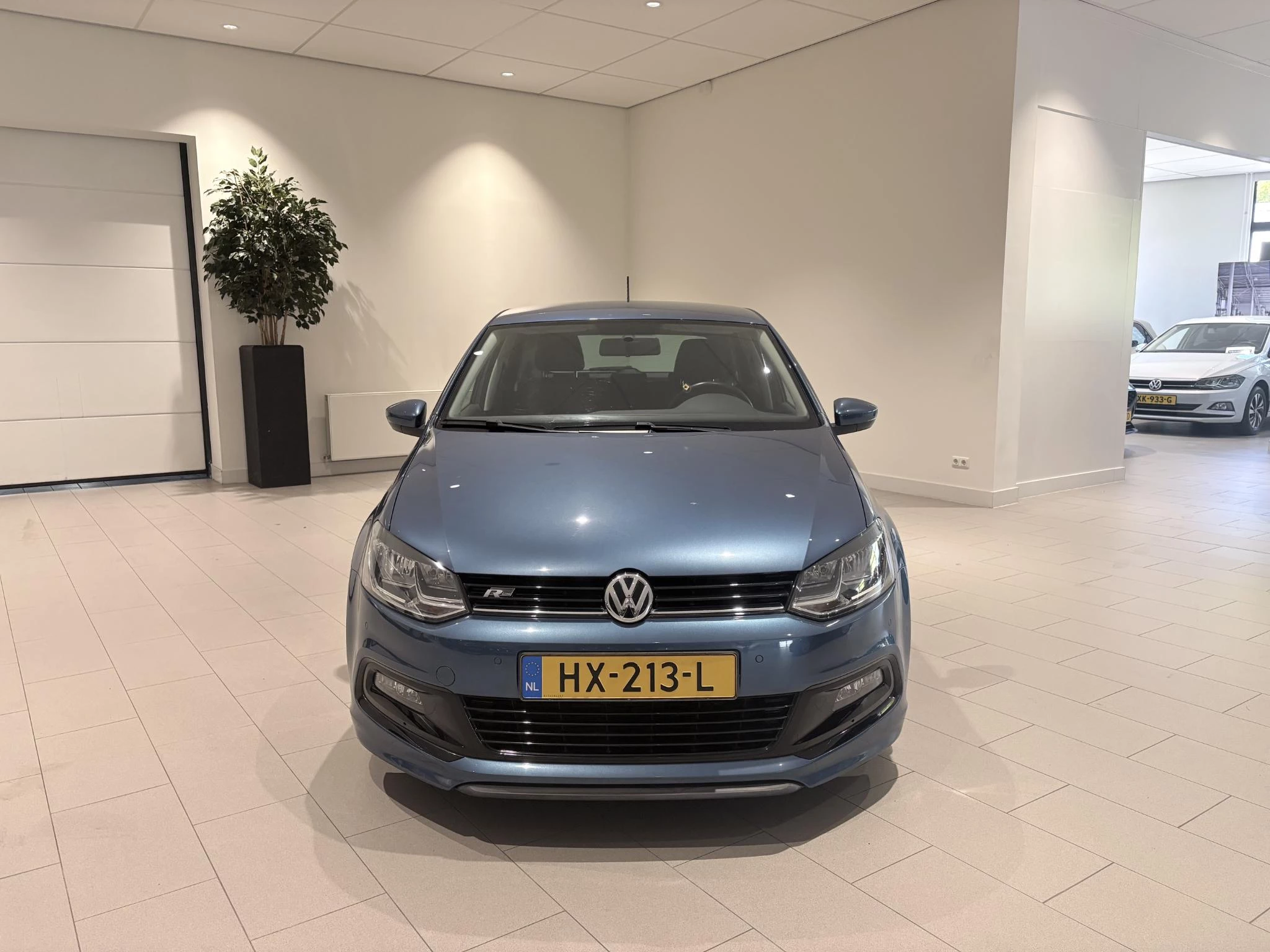 Volkswagen-Polo-image-7