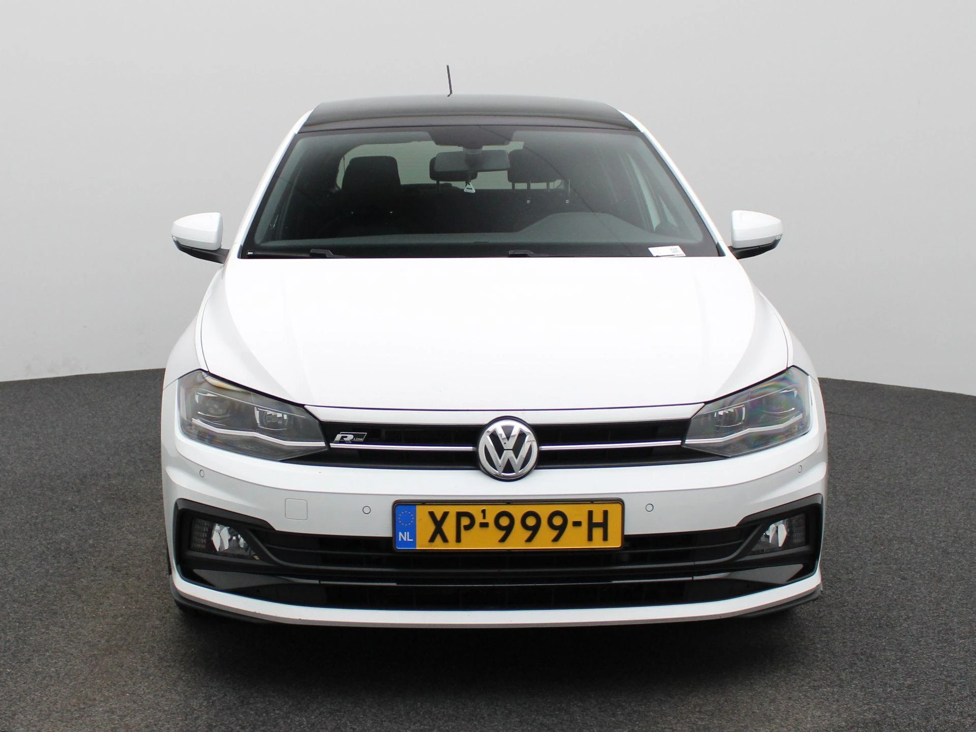 Volkswagen-Polo-image-2