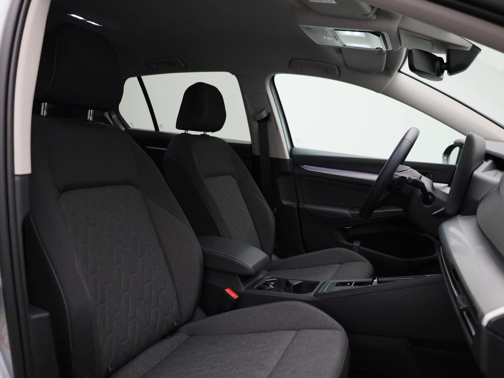 Volkswagen-Golf-image-34