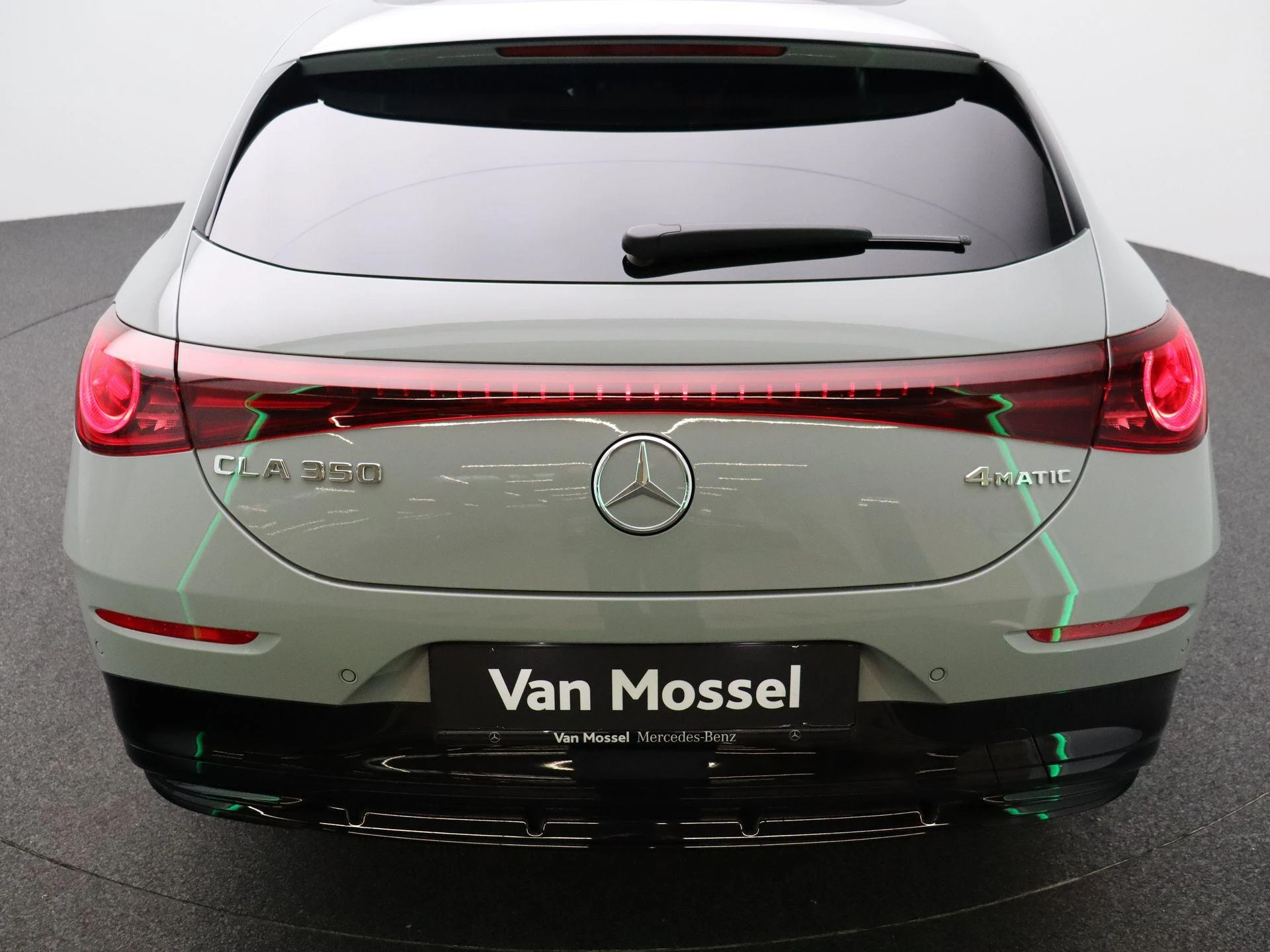 Mercedes-Benz-CLA-image-26