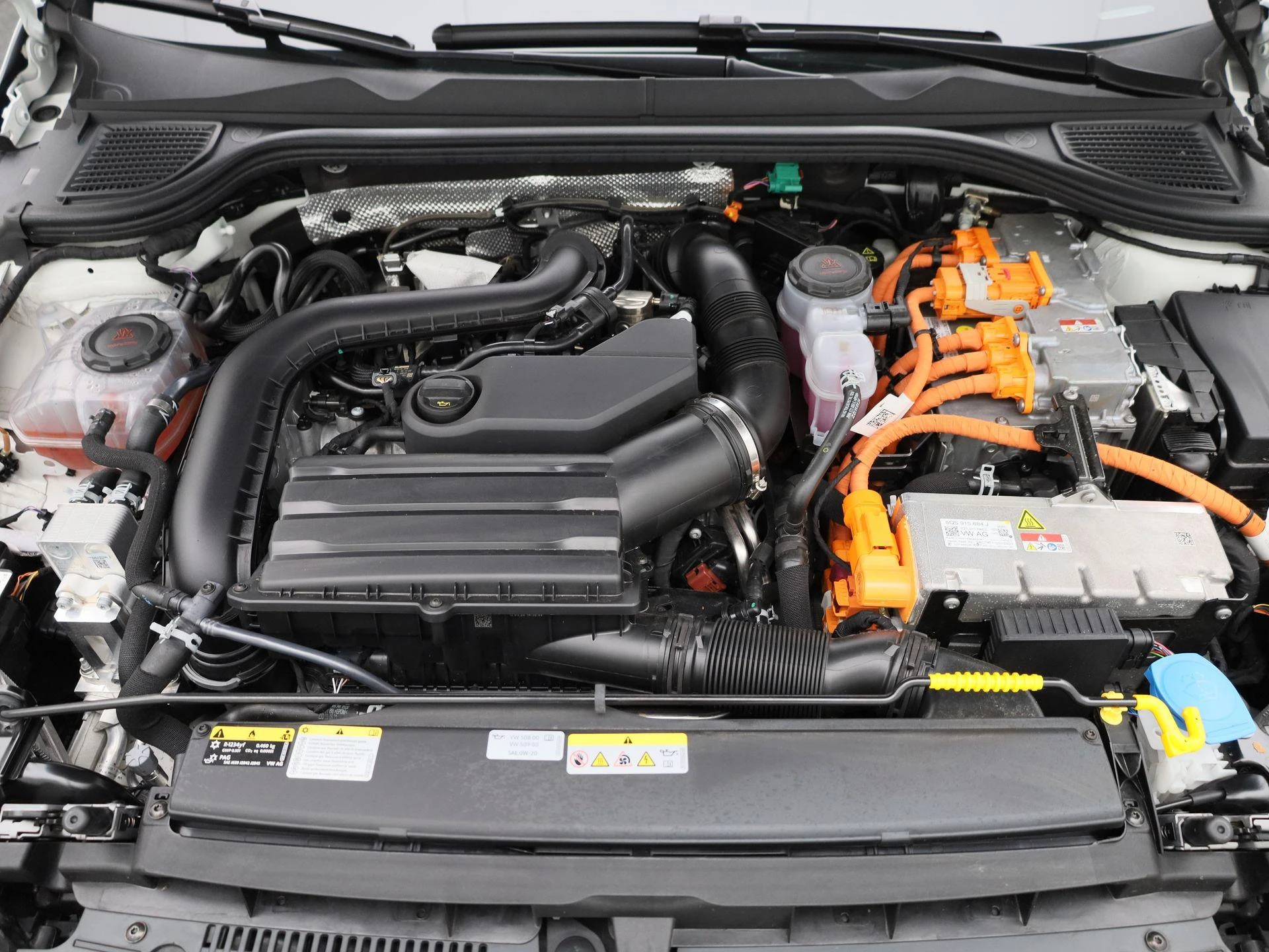 Volkswagen-Golf-image-43