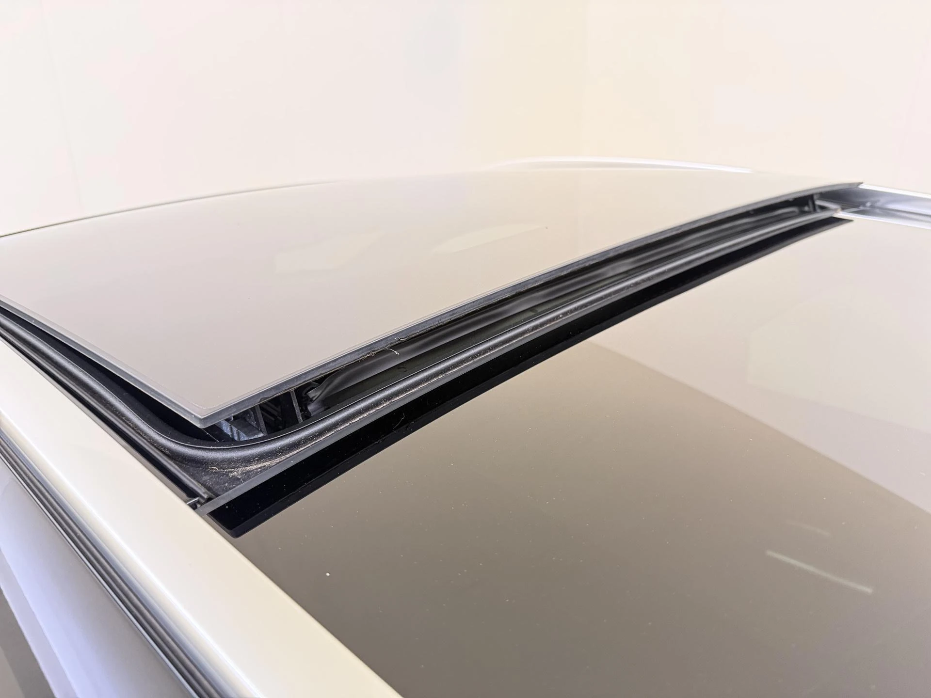 Mercedes-Benz-EQA-image-28