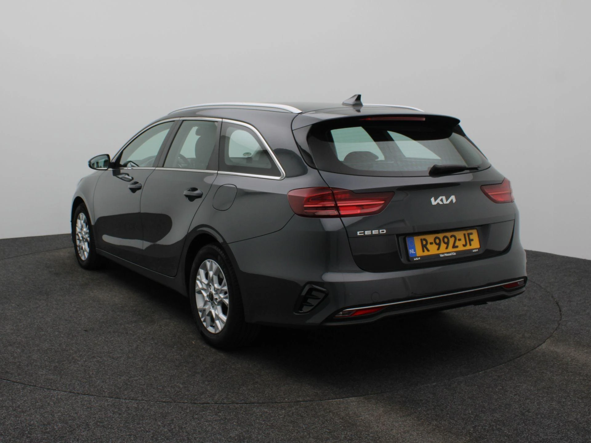 Kia-Ceed Sportswagon-image-3