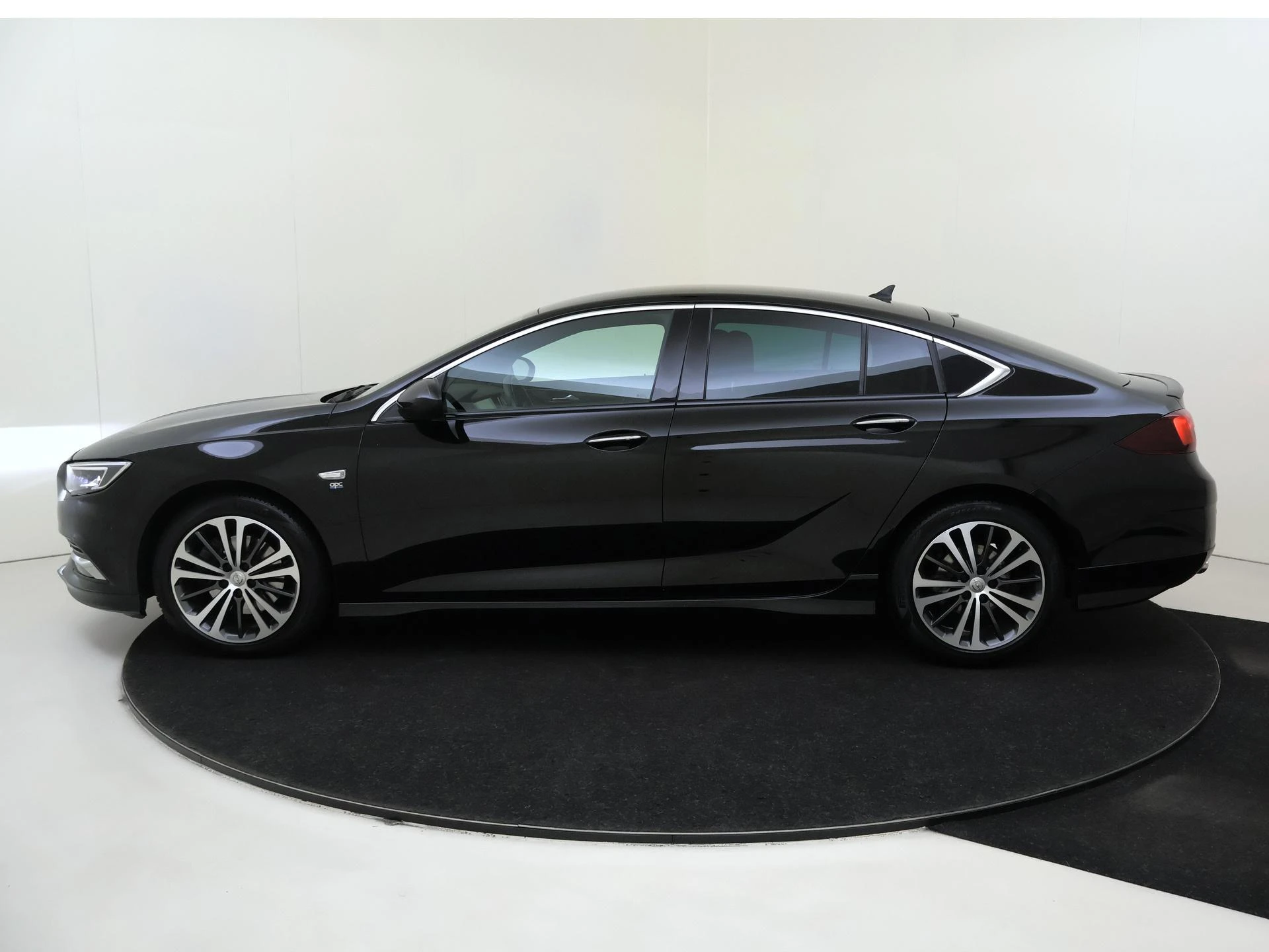 Opel-Insignia-image-7