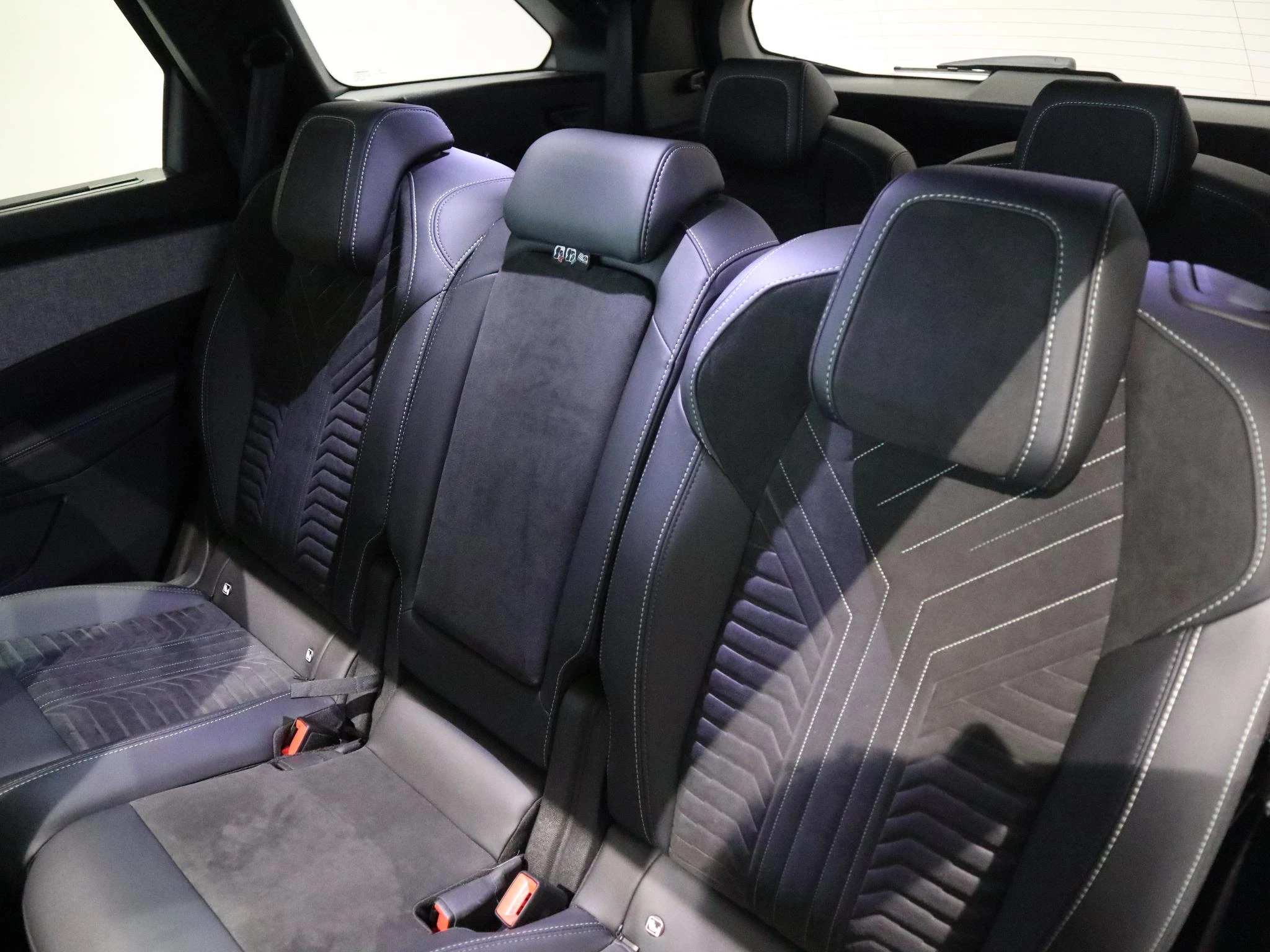 Peugeot-e-5008-image-10