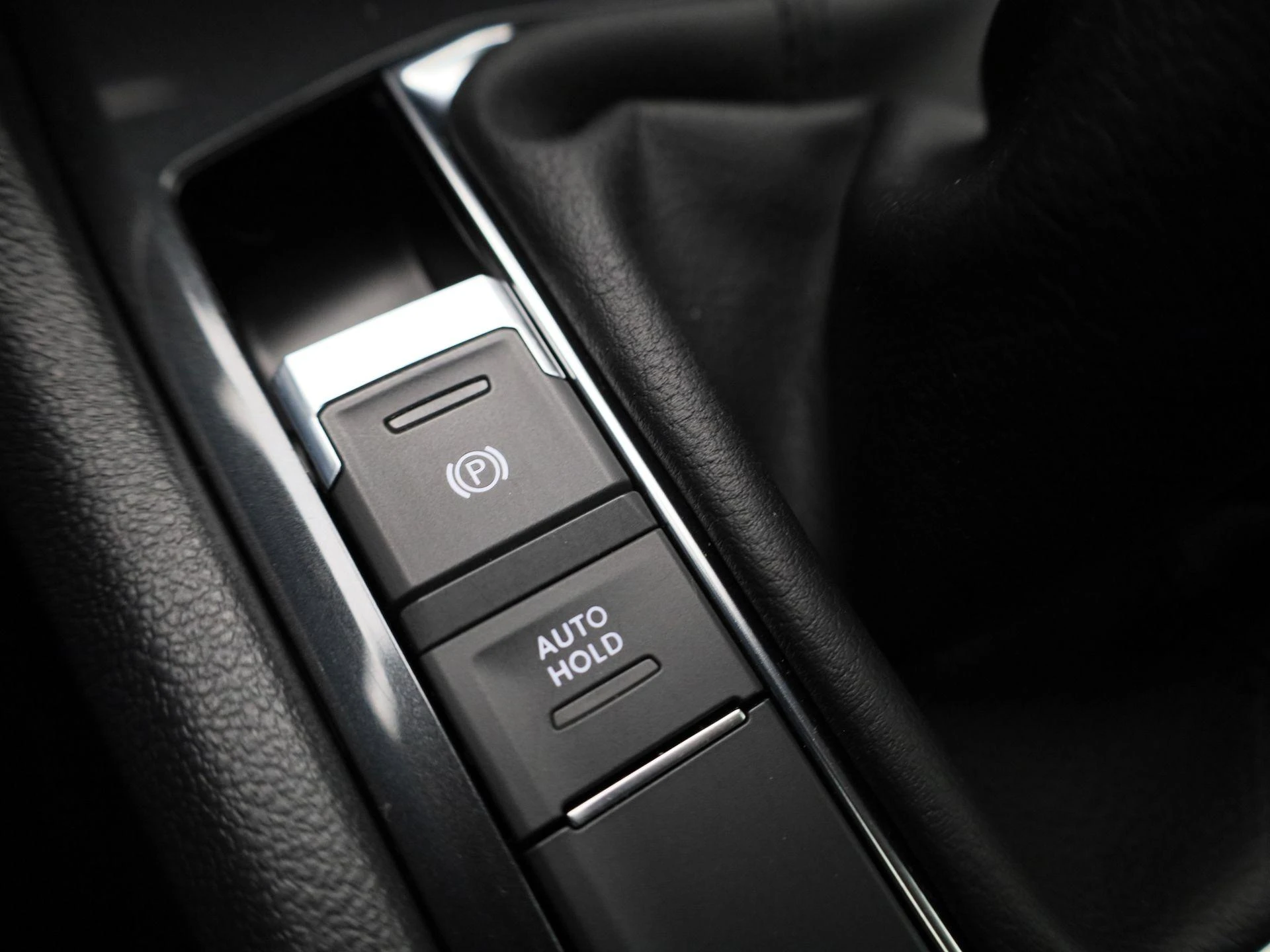 Volkswagen-Tiguan-image-25