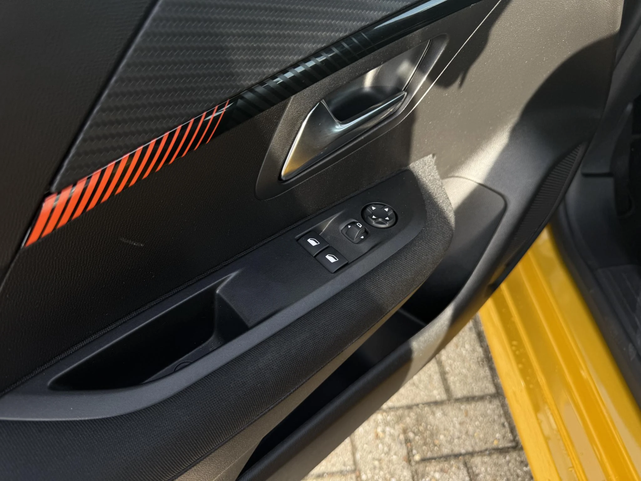 Peugeot-208-image-9
