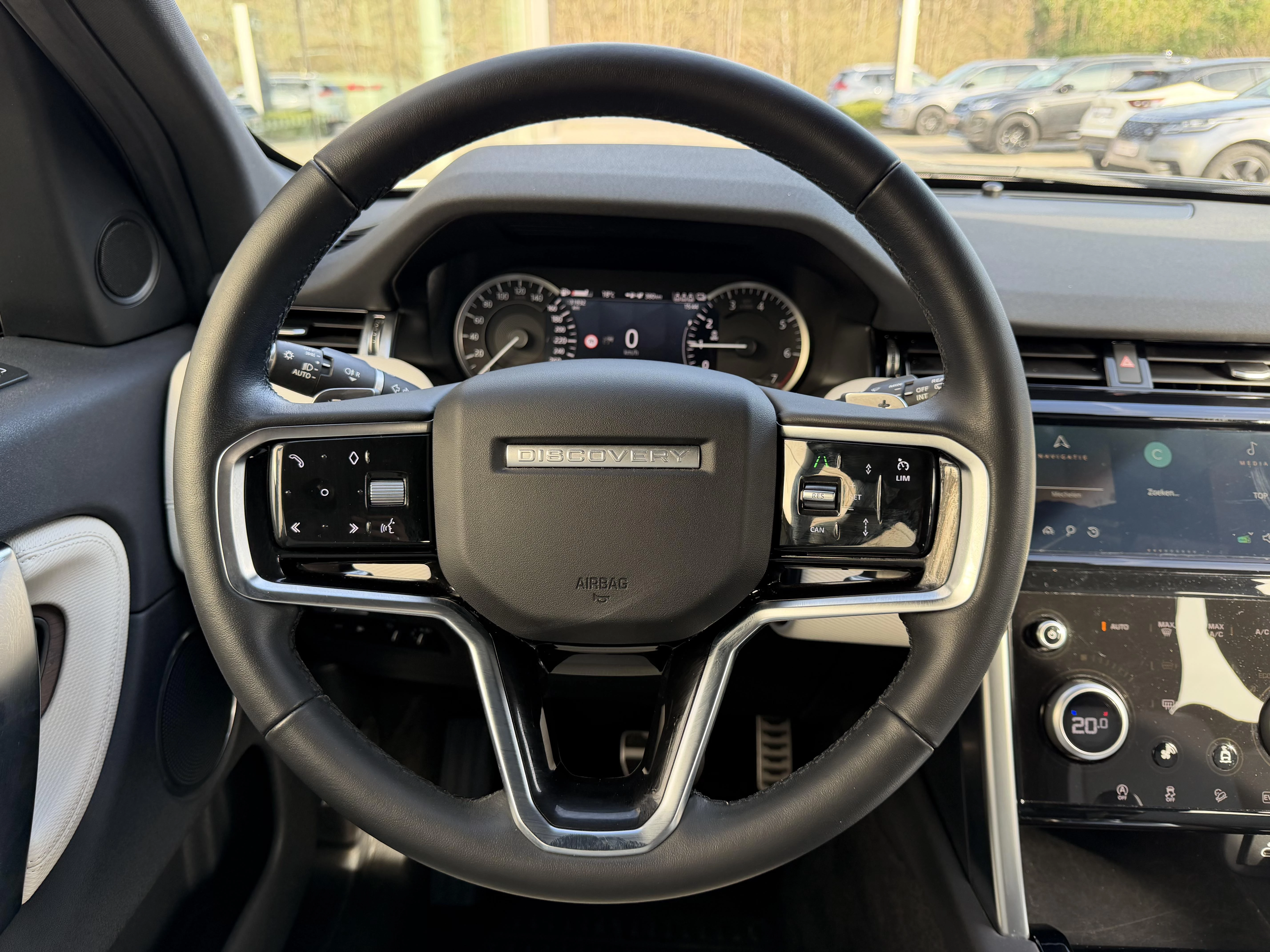 Land Rover-Discovery Sport-image-15